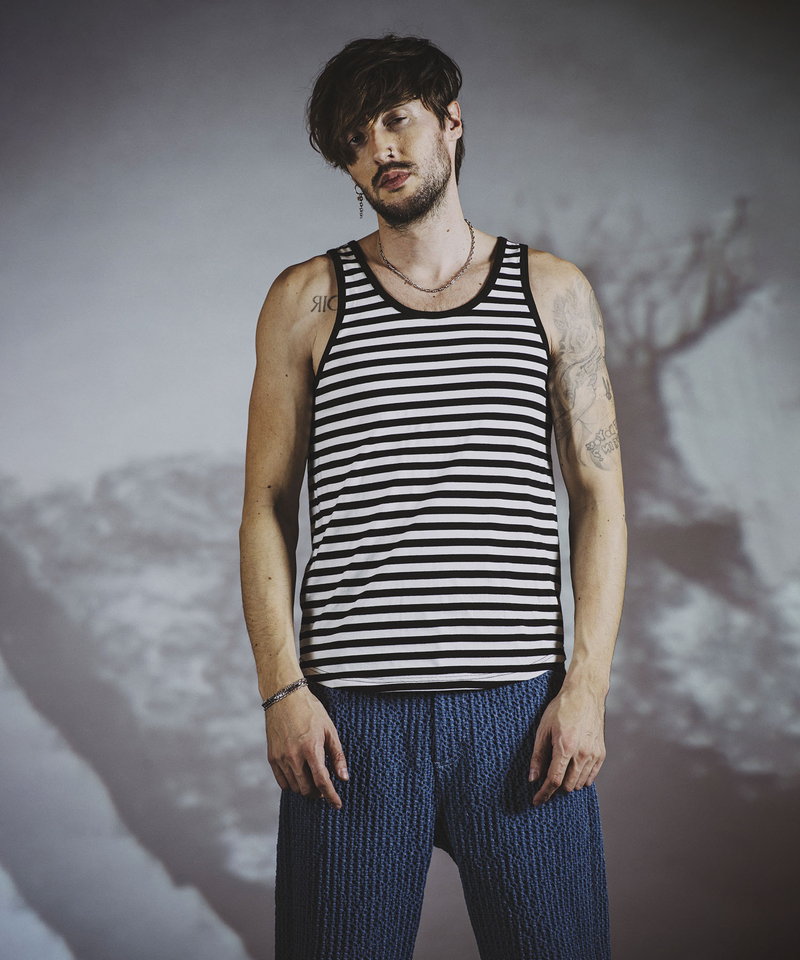 Round border tank top