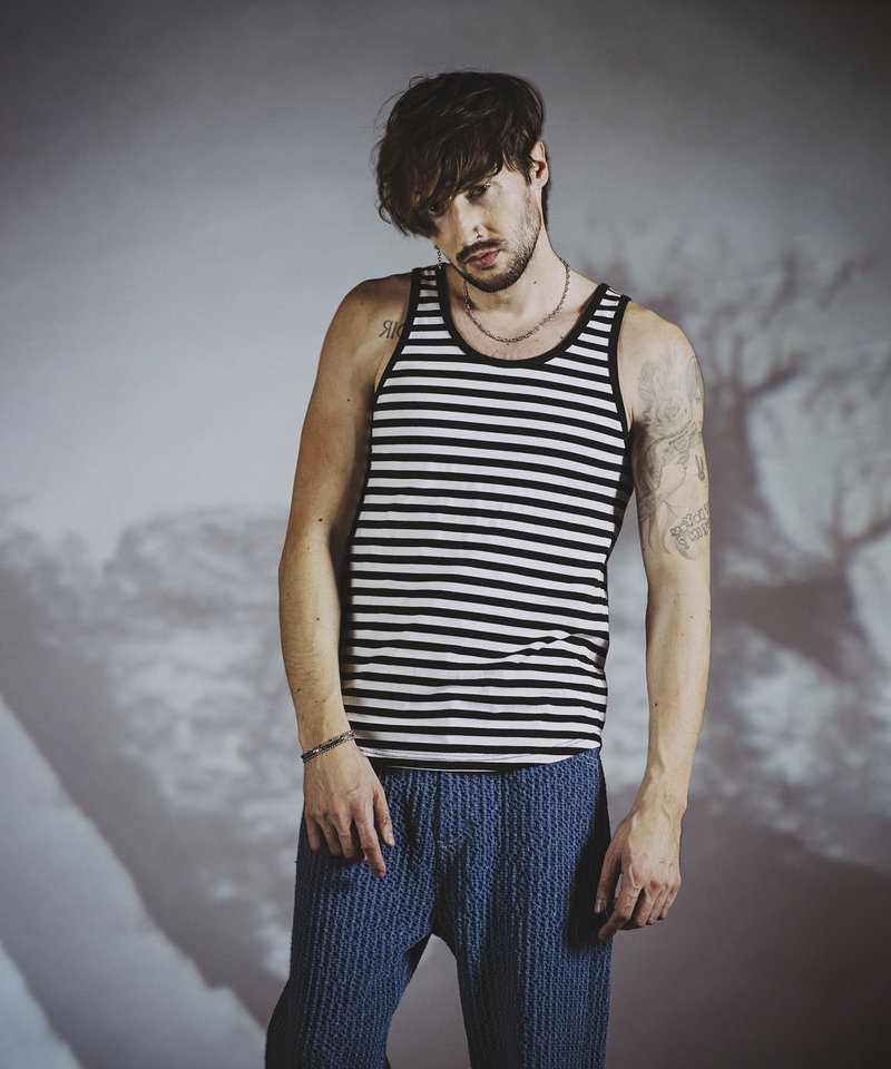 Round border tank top