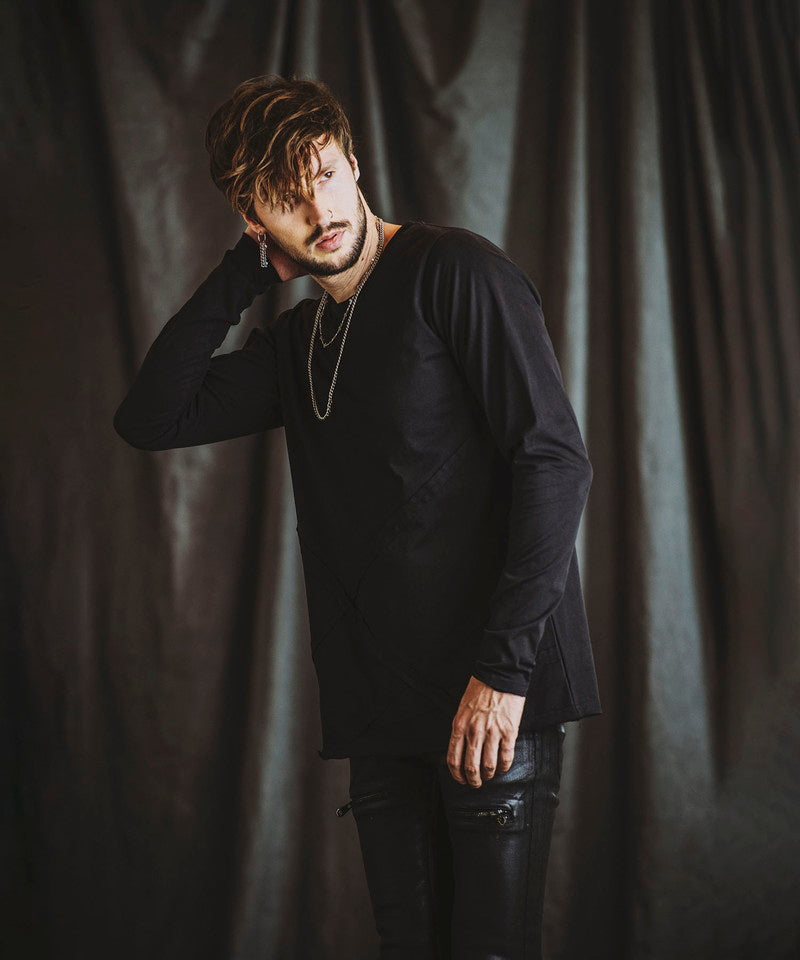 Random seam cut off C/N long sleeve T-shirt