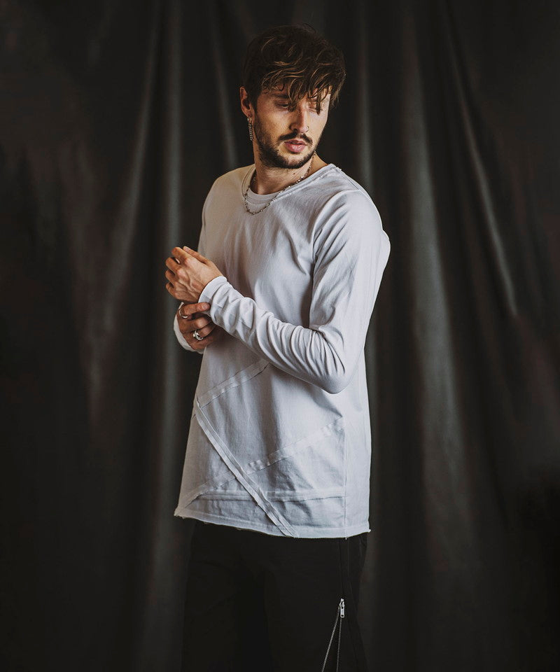 Random seam cut off C/N long sleeve T-shirt