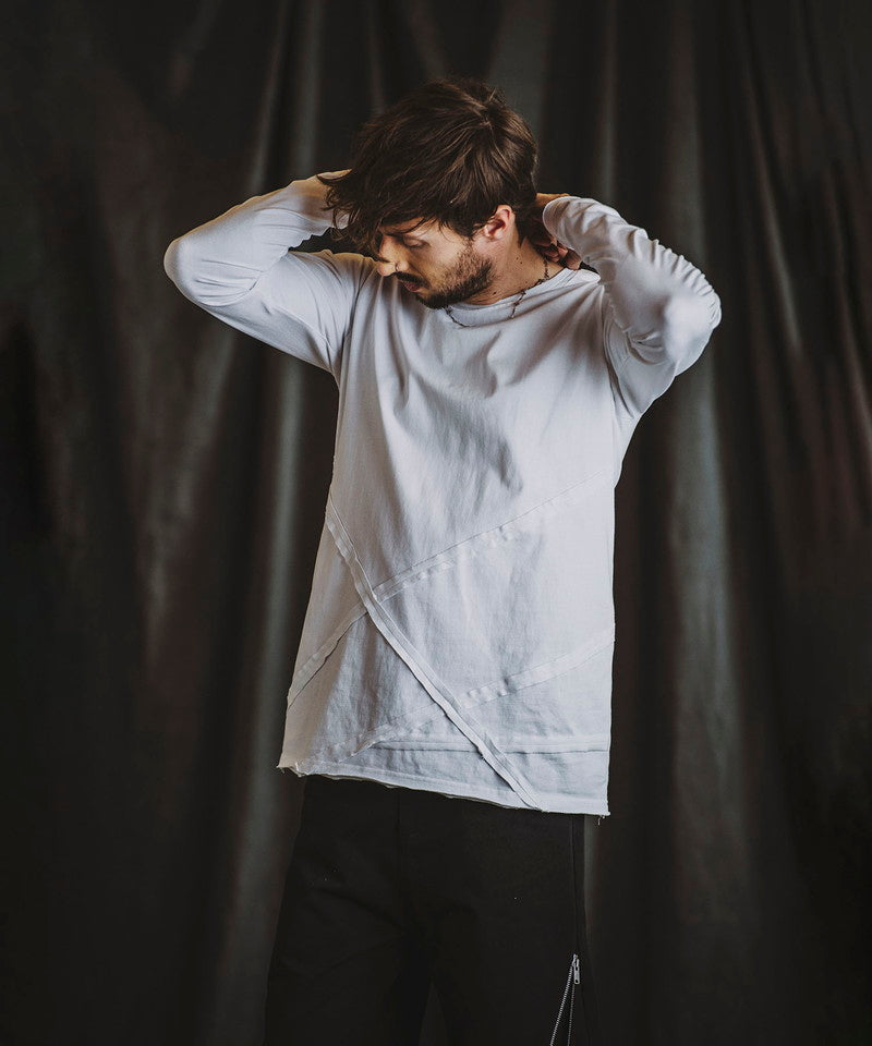 Random seam cut off C/N long sleeve T-shirt