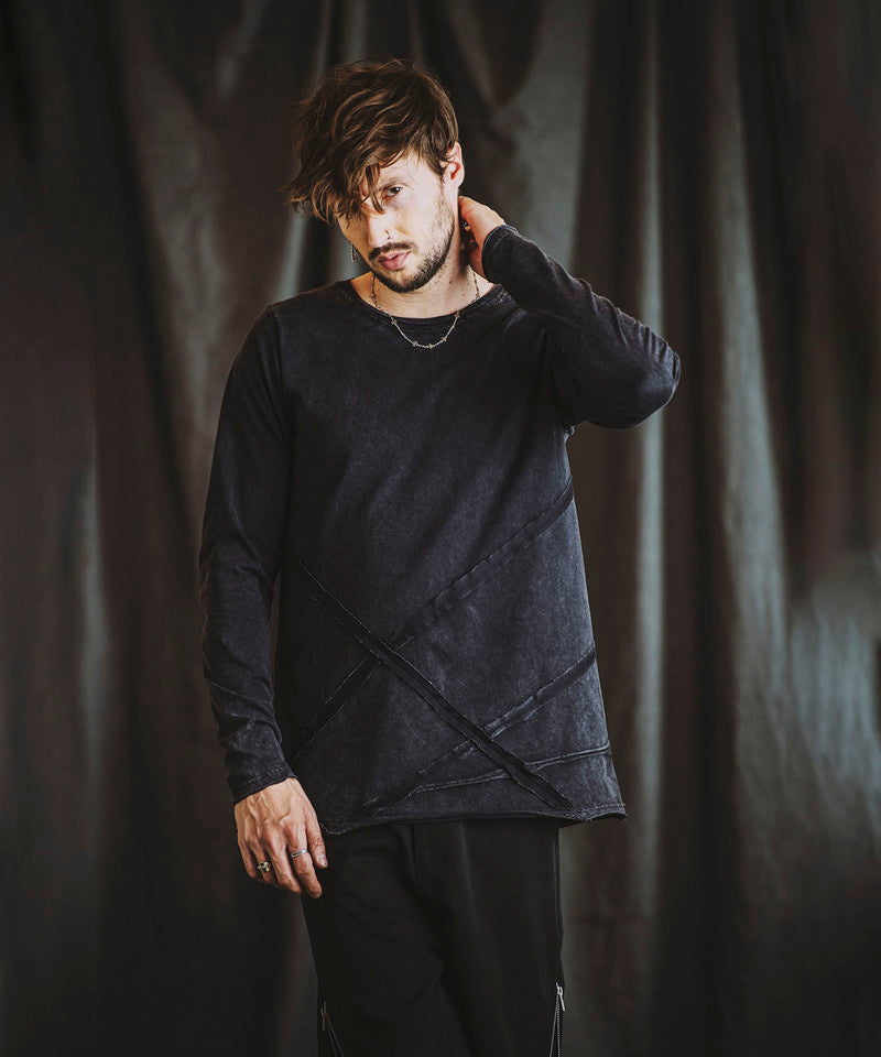 Random seam cut off C/N long sleeve T-shirt