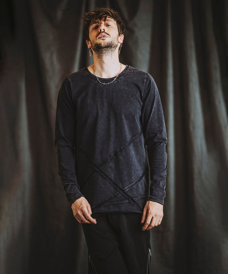 Random seam cut off C/N long sleeve T-shirt