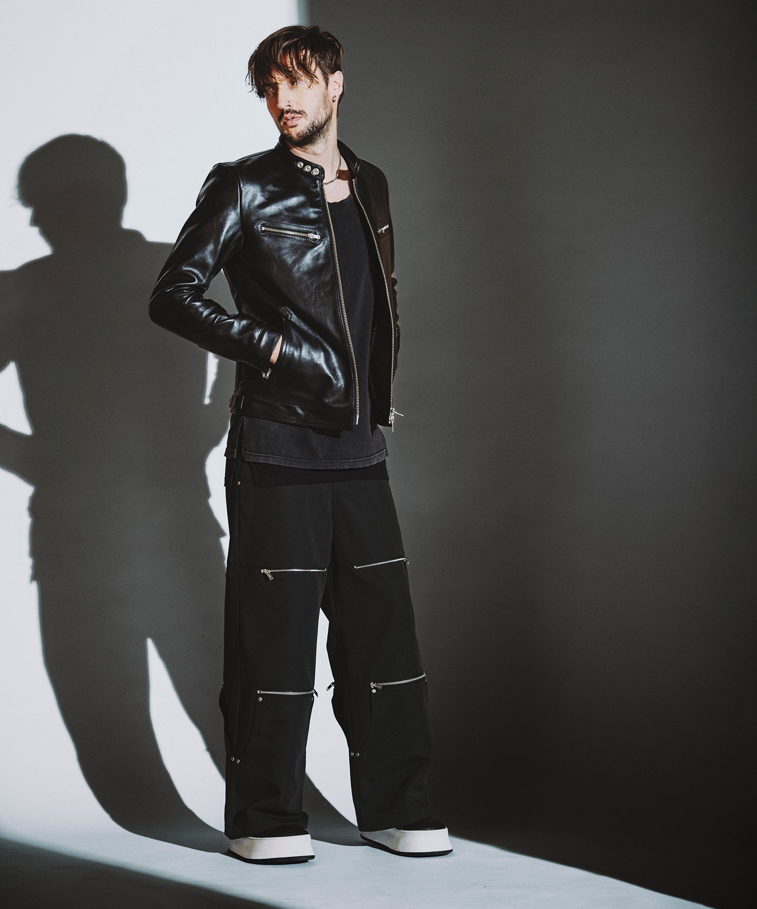 BLACK Model:H182cm