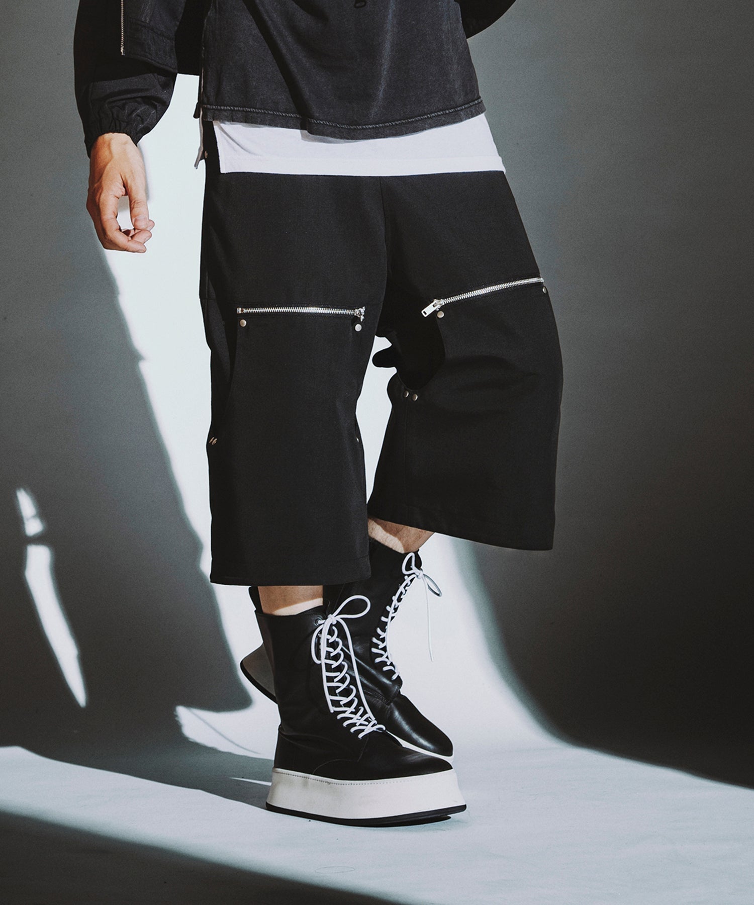 BLACK Model:H182cm