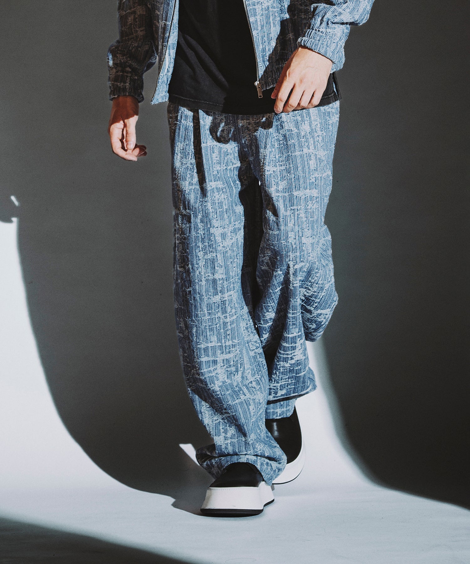 BLUE Model:H182cm
