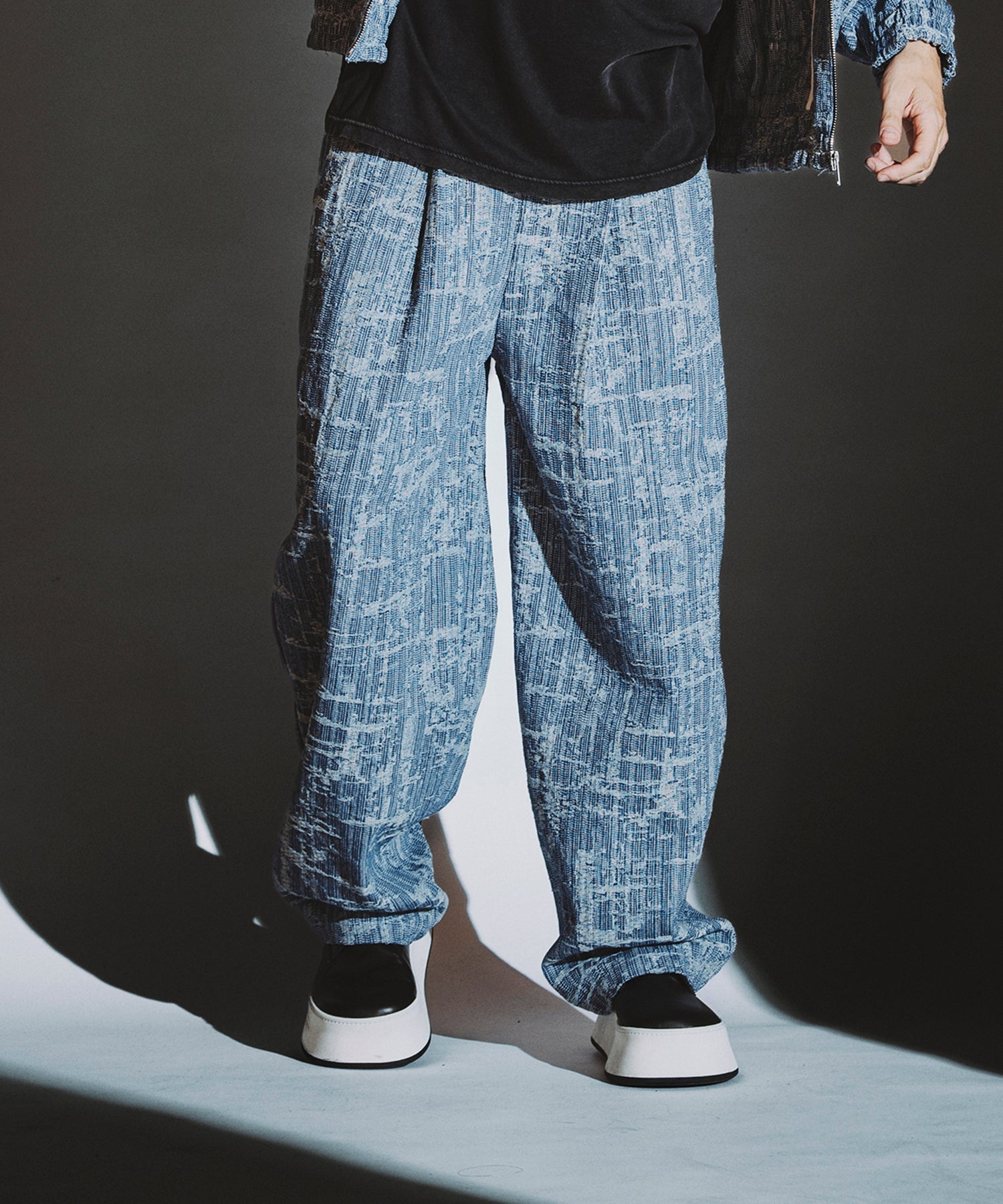 BLUE Model:H182cm
