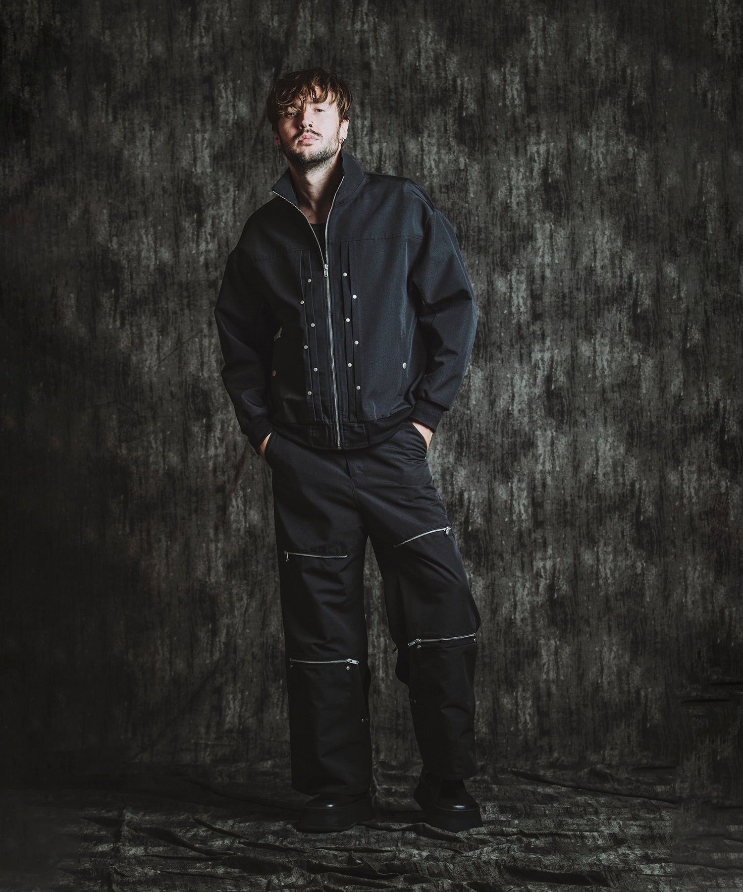 BLACK Model:H182cm