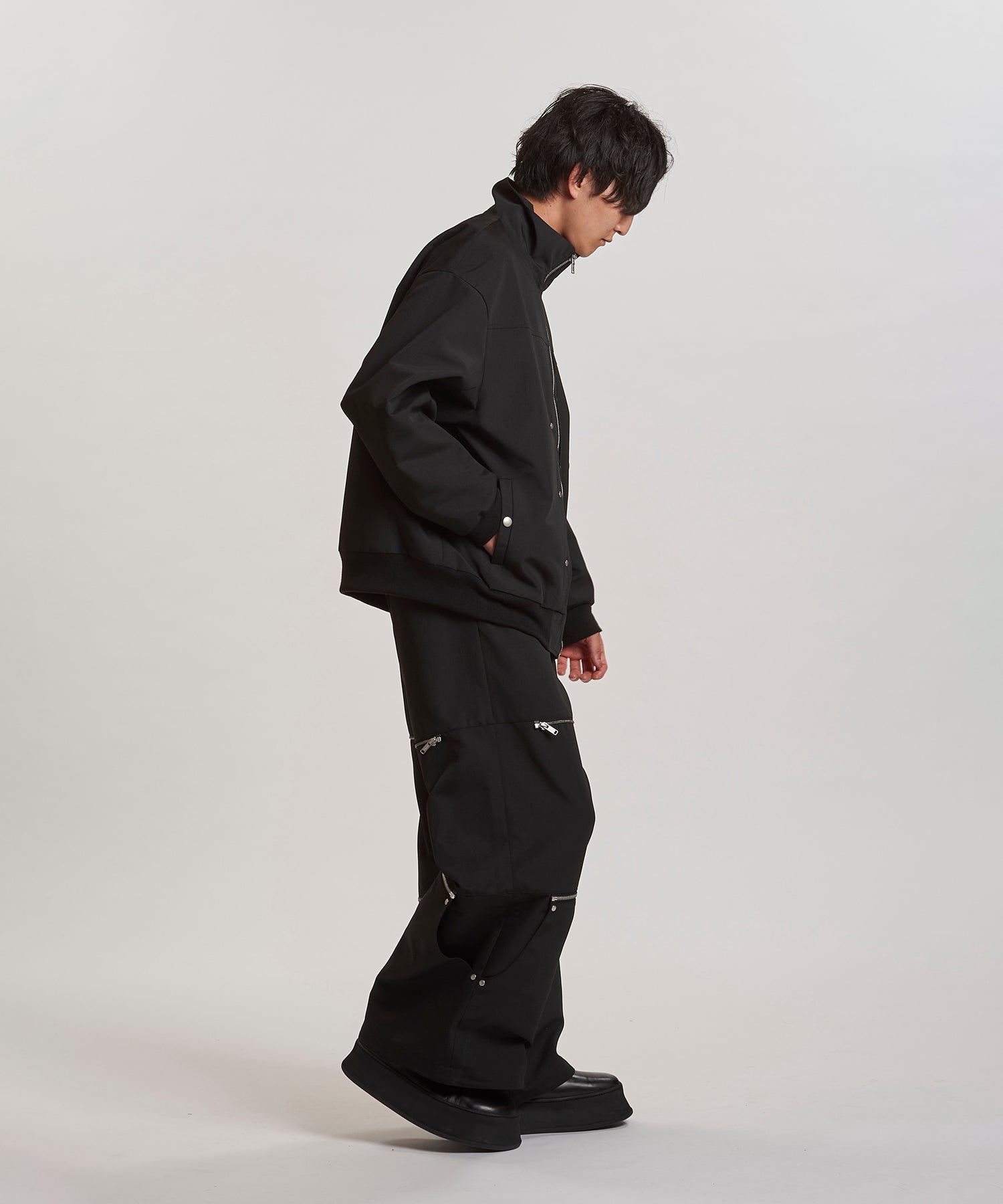 BLACK Model:H169cm