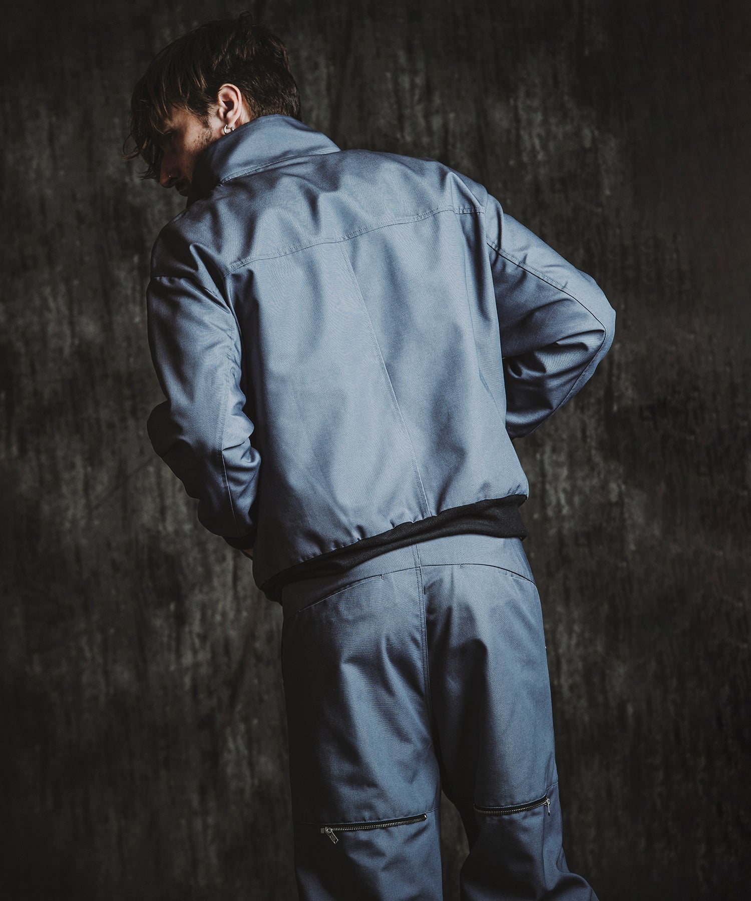 GRAY Model:H182cm