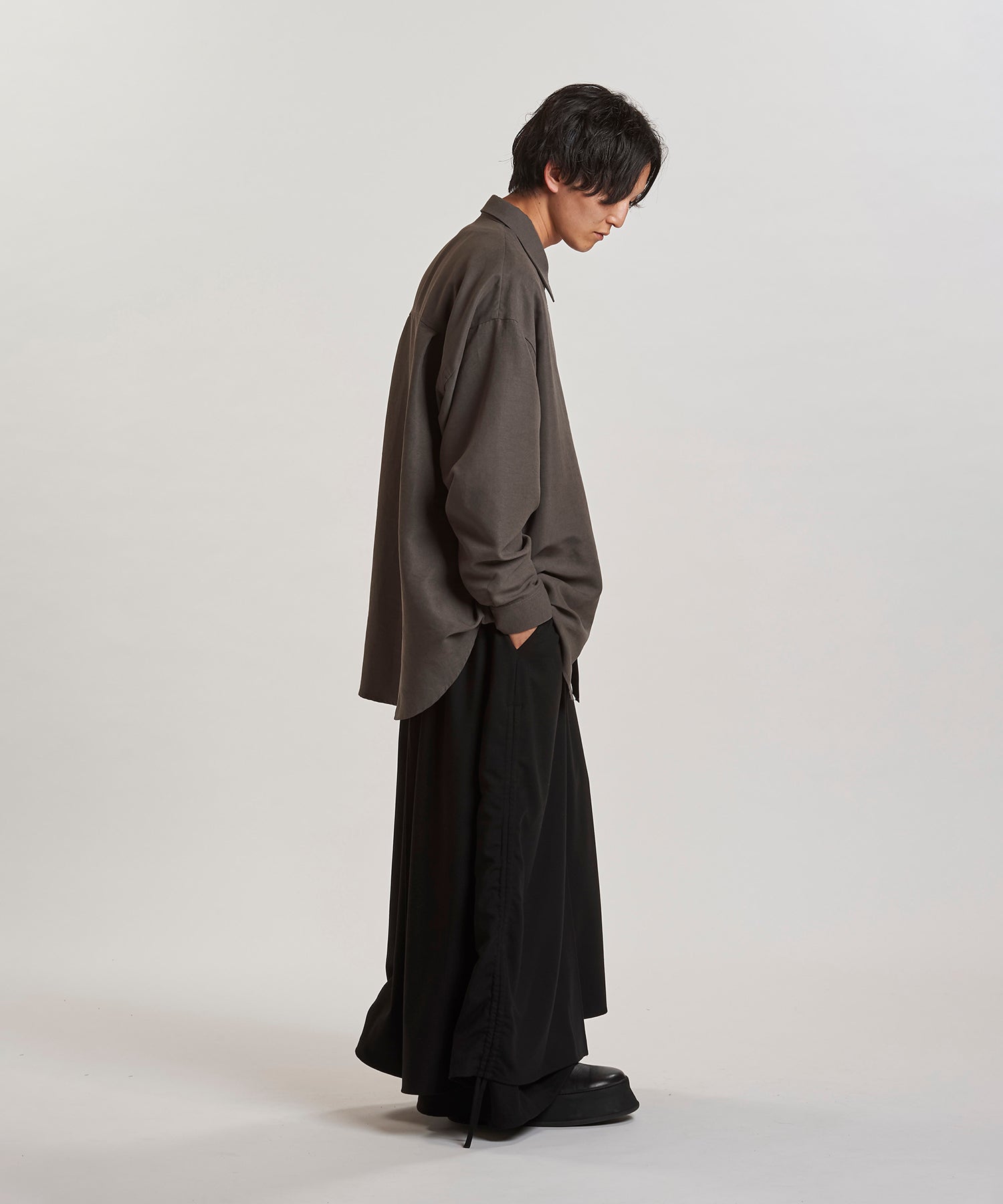 GRAY Model:H169cm