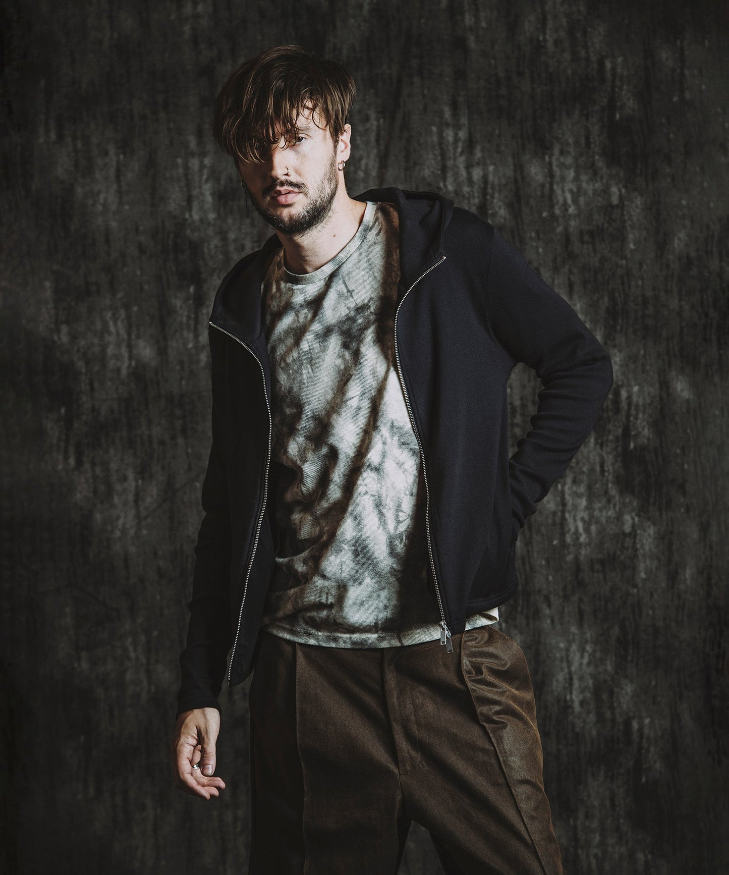 BLACK Model:H182cm