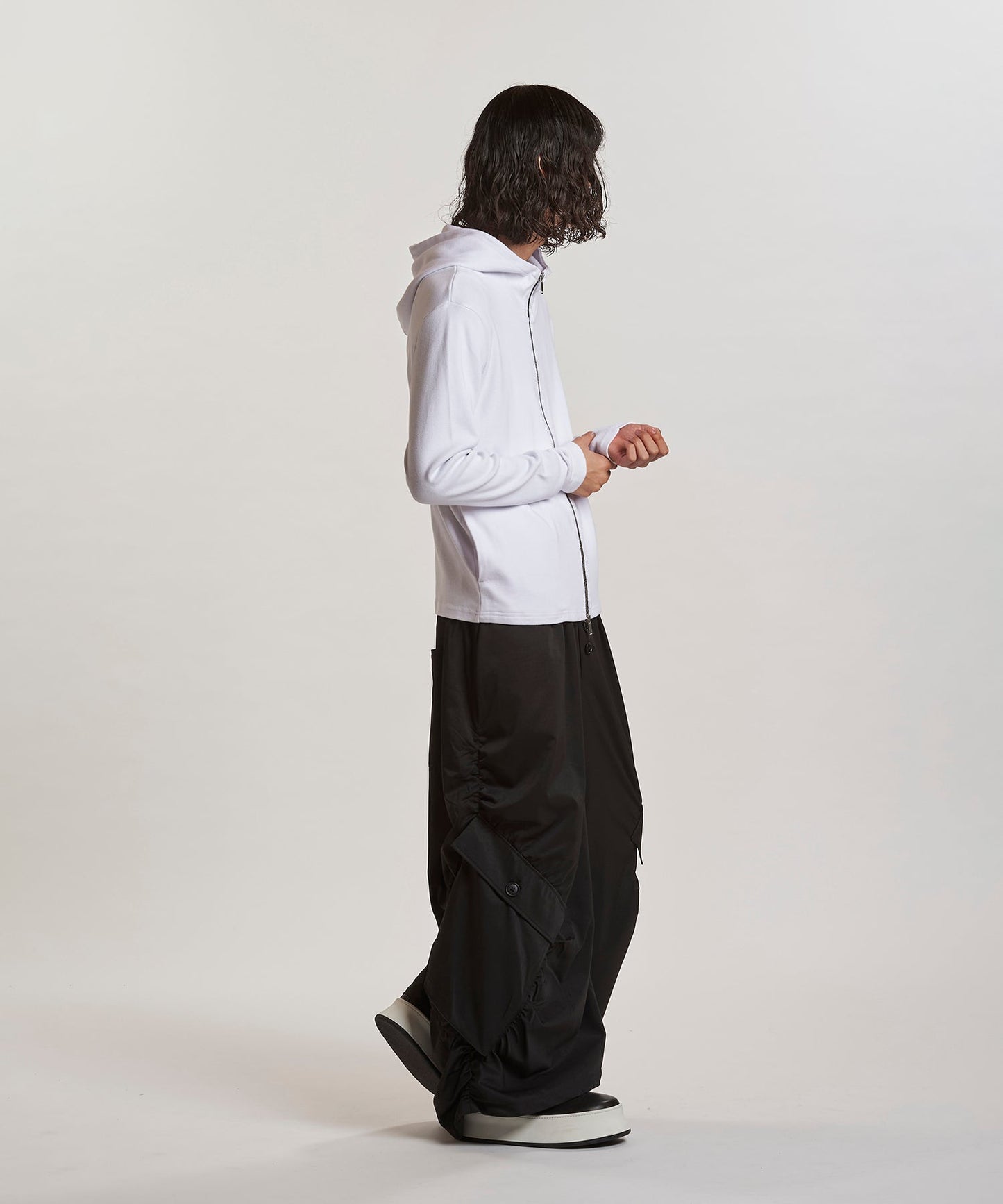 WHITE Model:H180cm