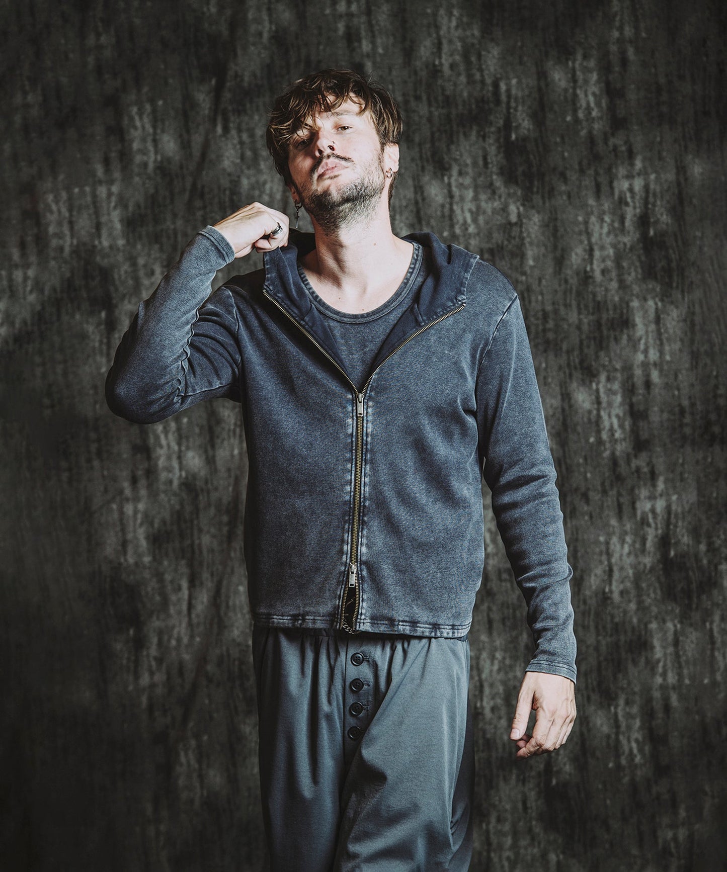GRAY Model:H182cm
