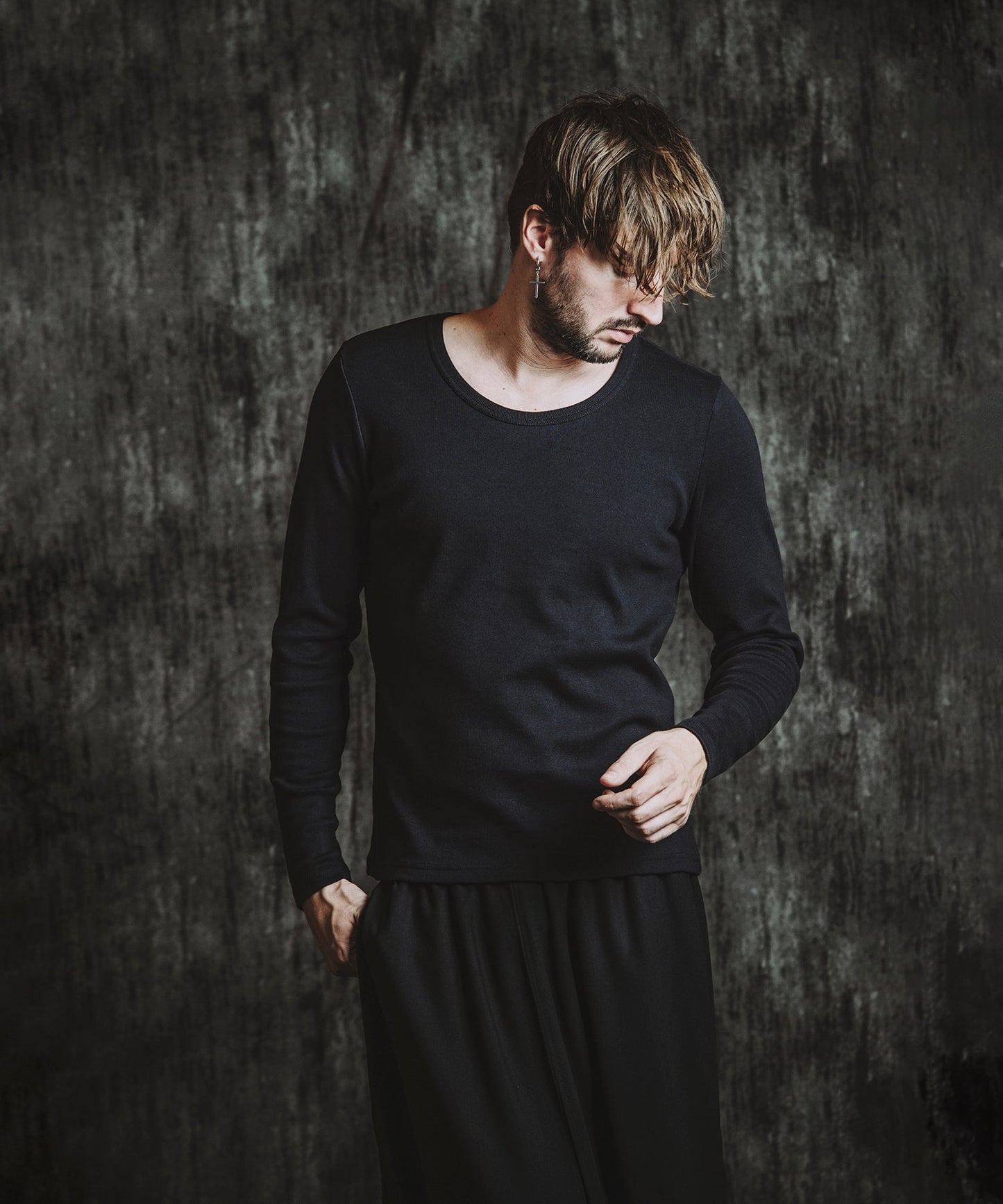 BLACK Model:H182cm