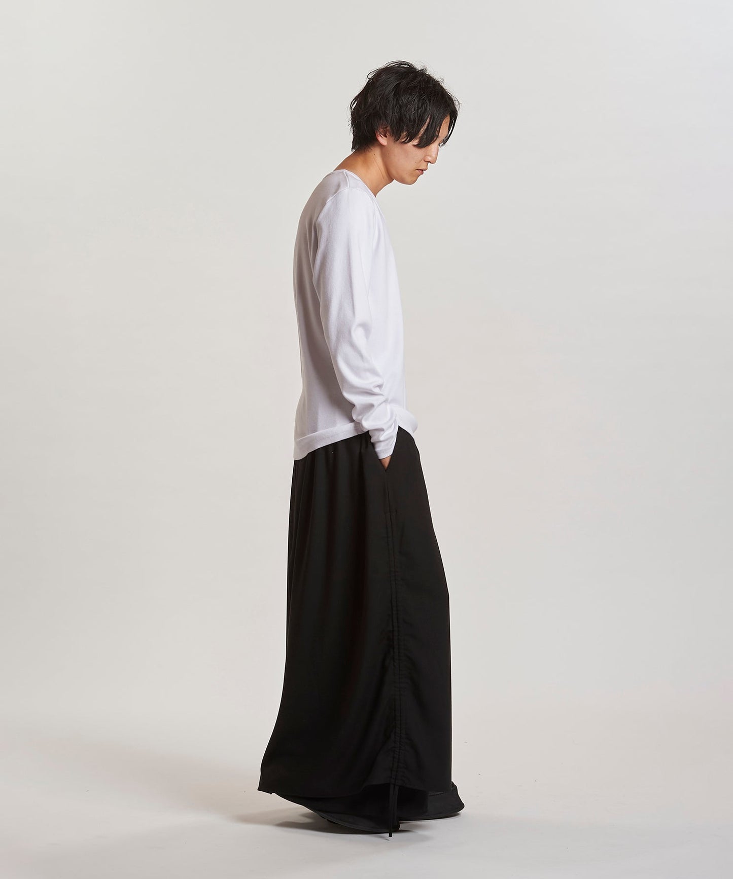 WHITE Model:H169cm