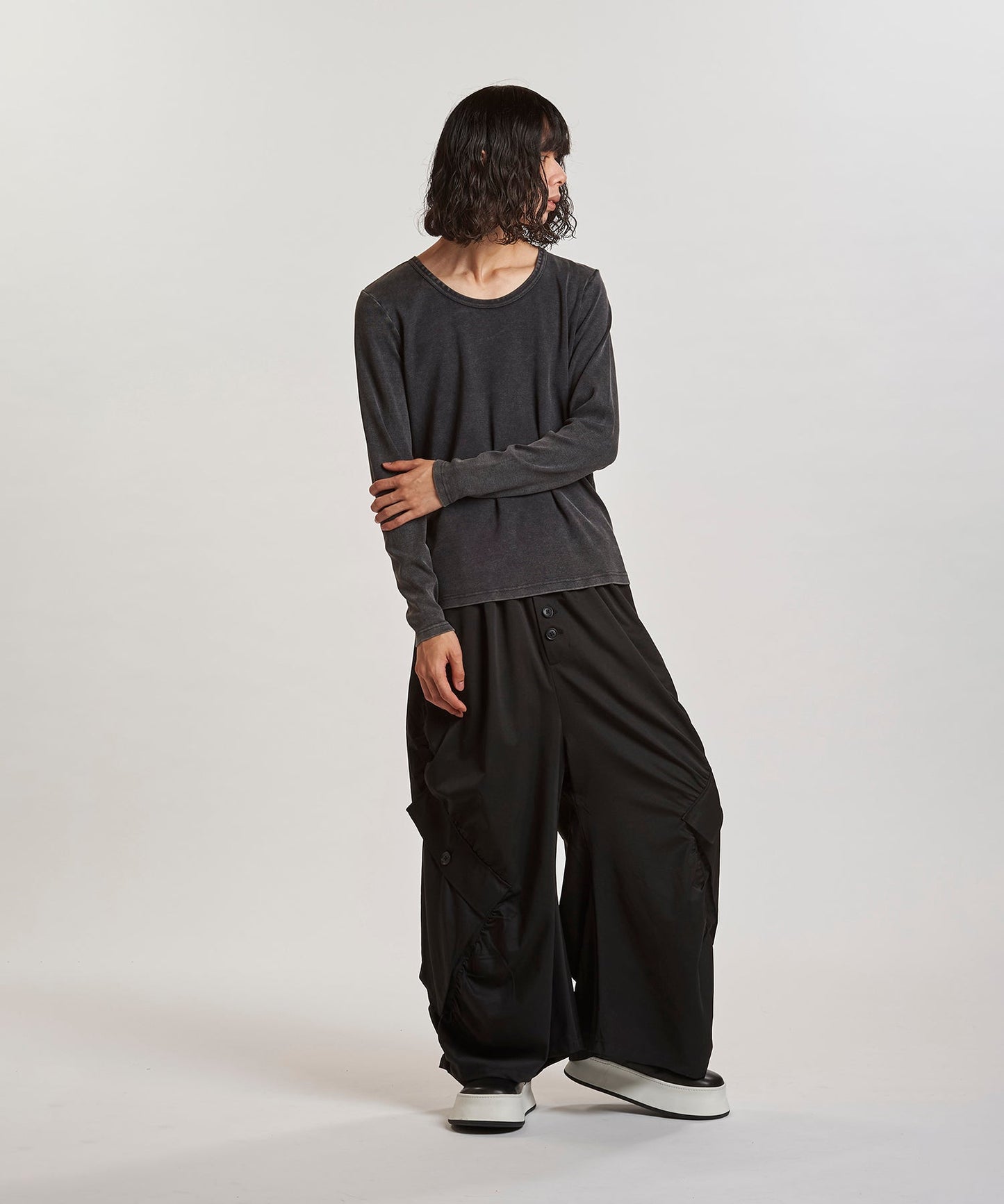 GRAY Model:H180cm