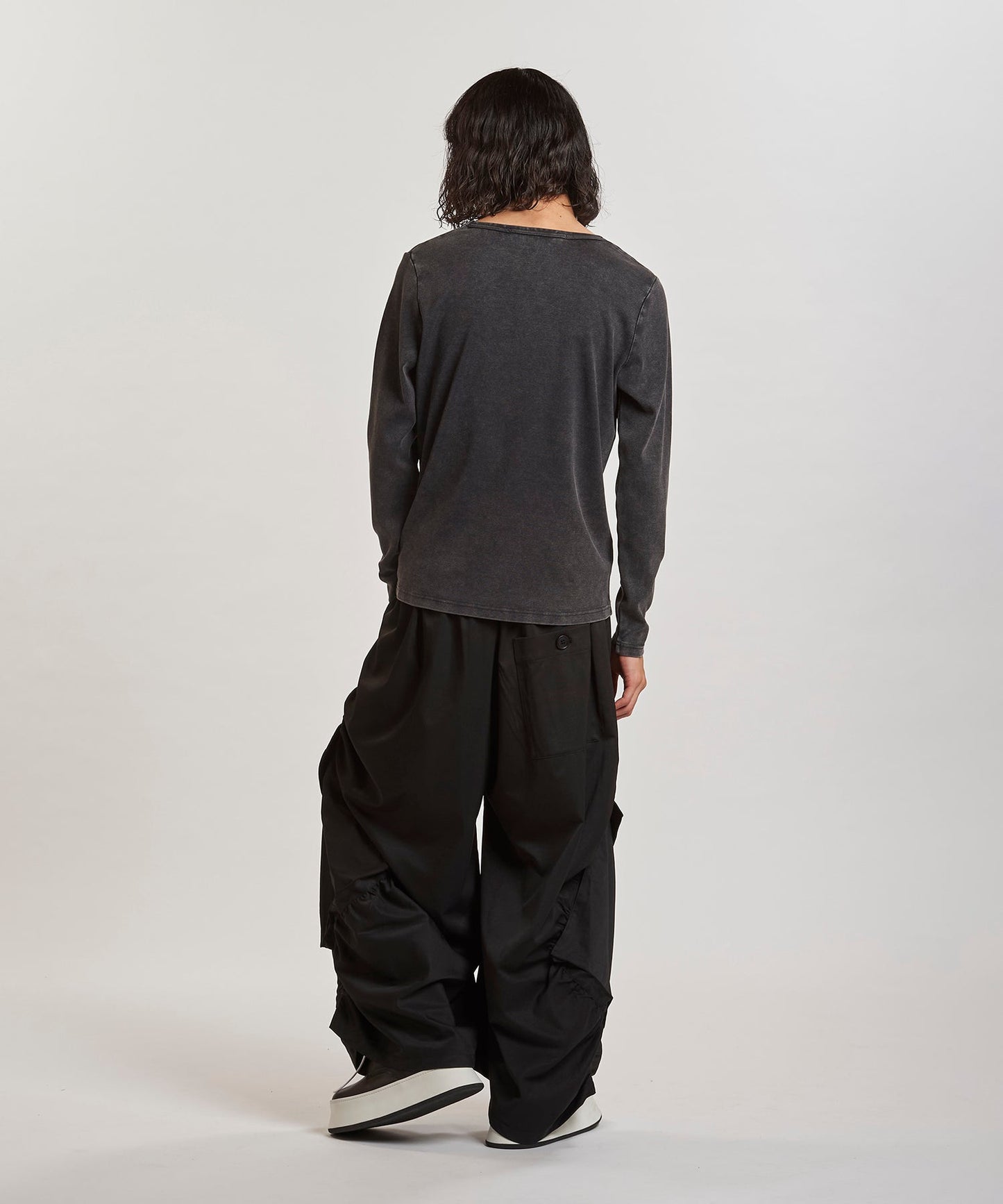 GRAY Model:H180cm