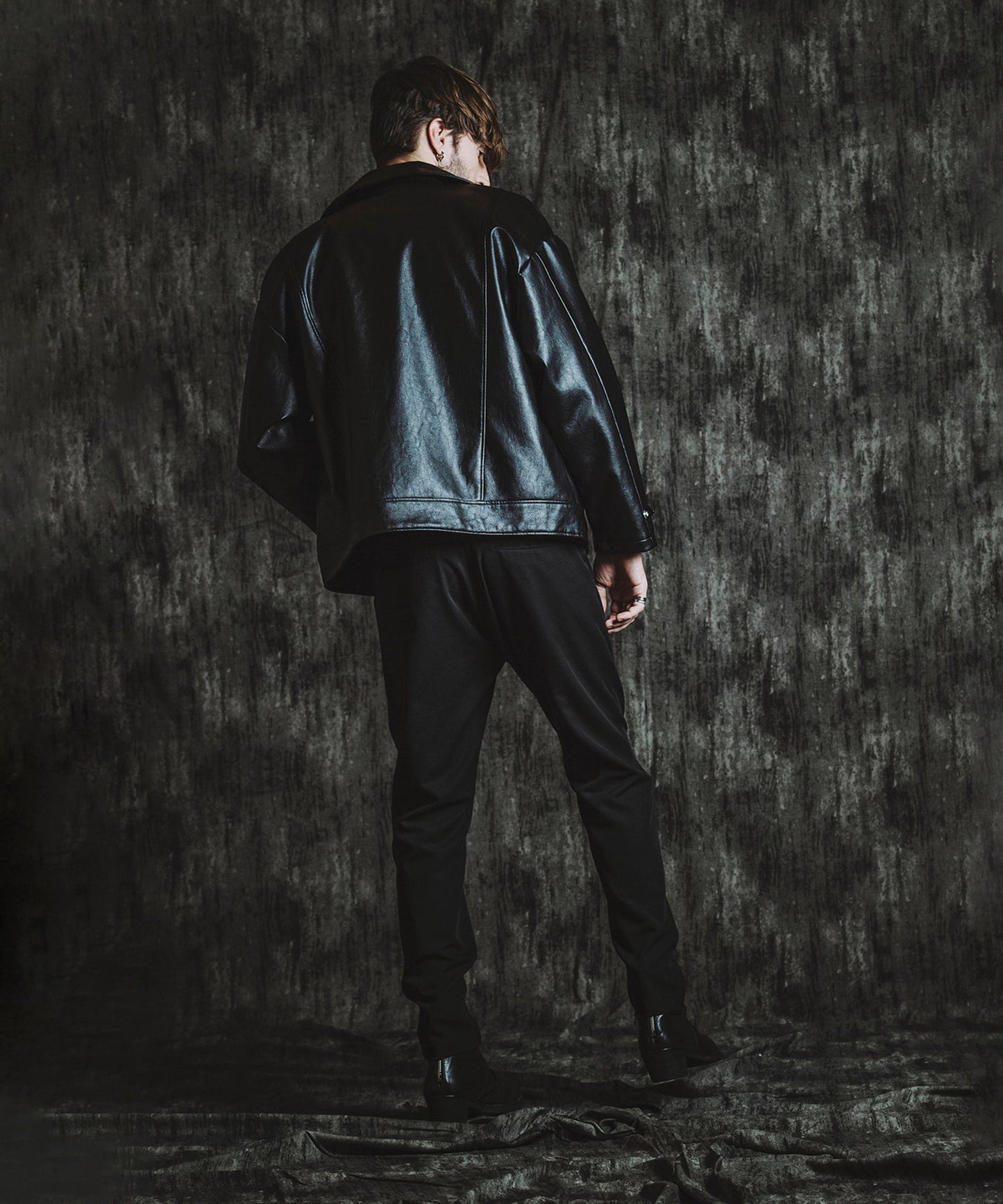 BLACK Model:H182cm