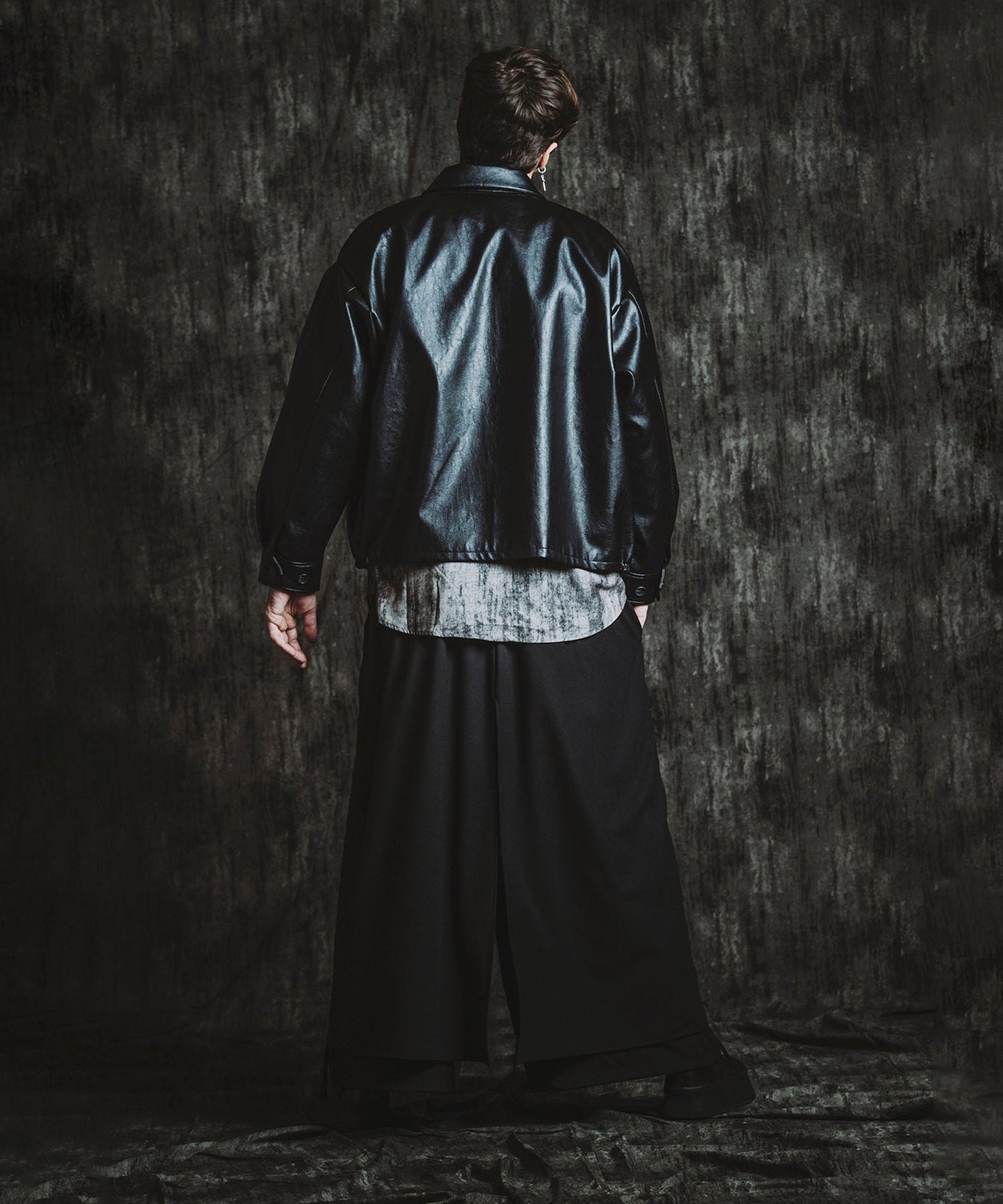 BLACK Model:H182cm