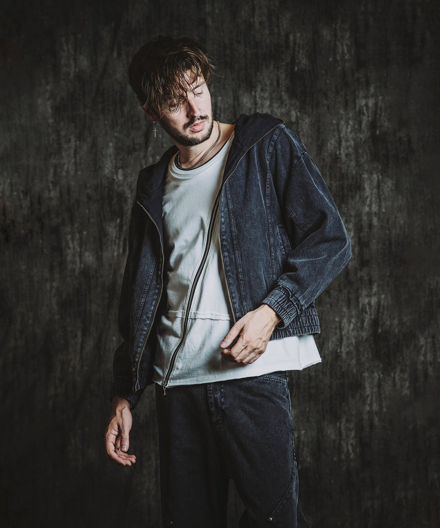 GRAY Model:H182cm