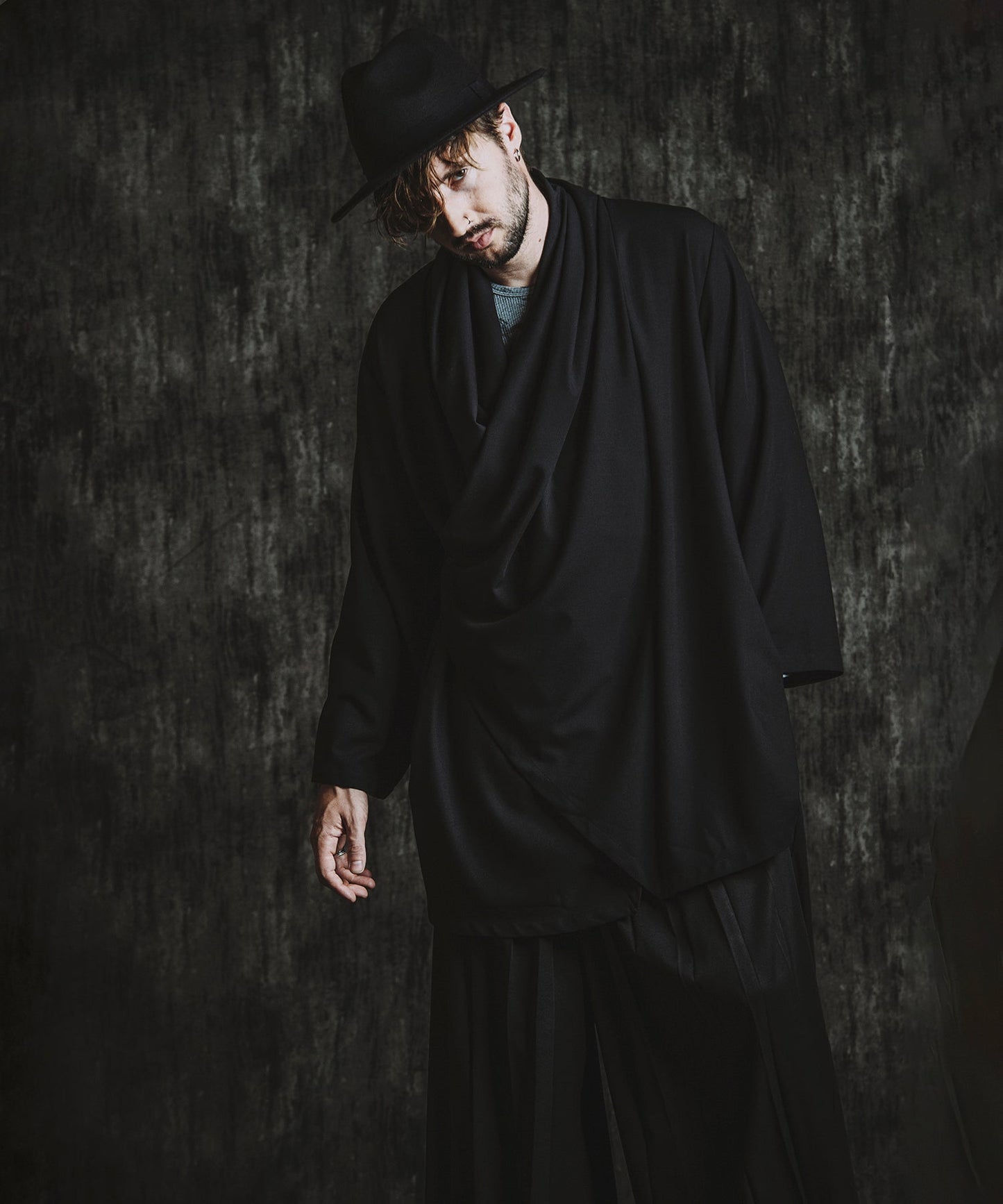 BLACK Model:H182cm