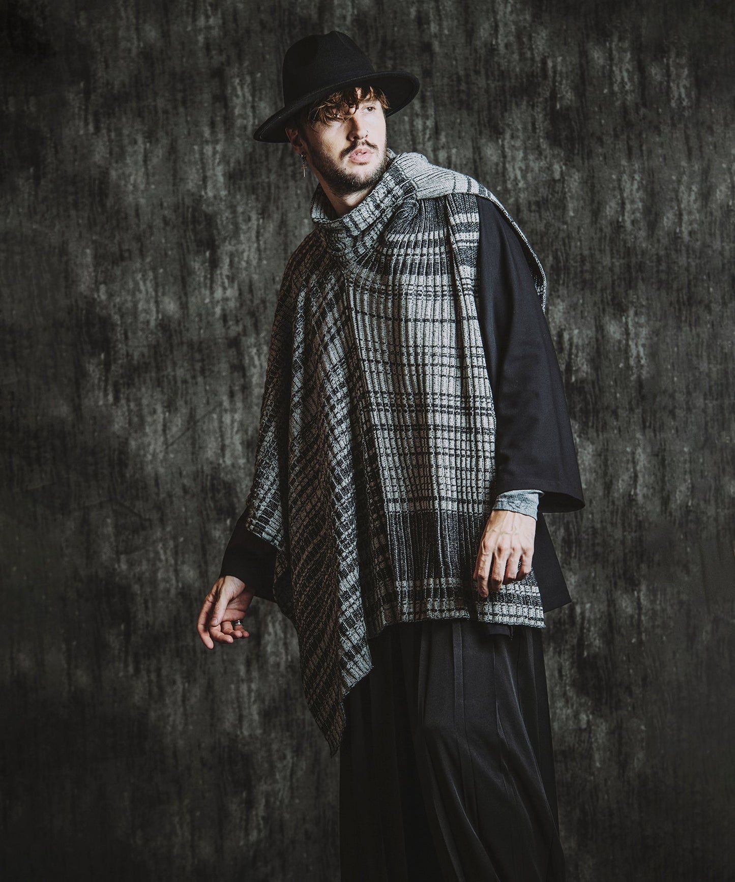 BLACK Model:H182cm