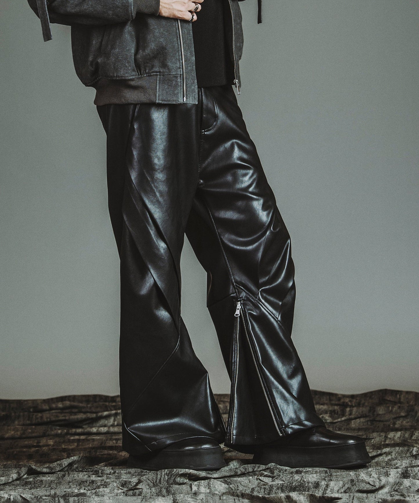 BLACK Model:H182cm
