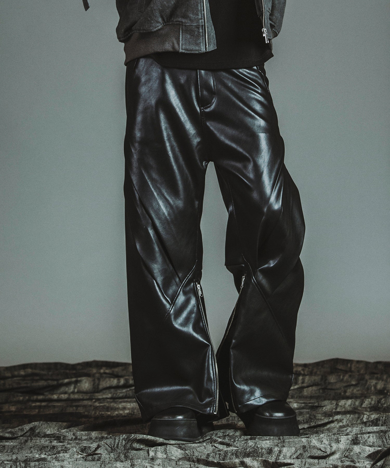 BLACK Model:H182cm