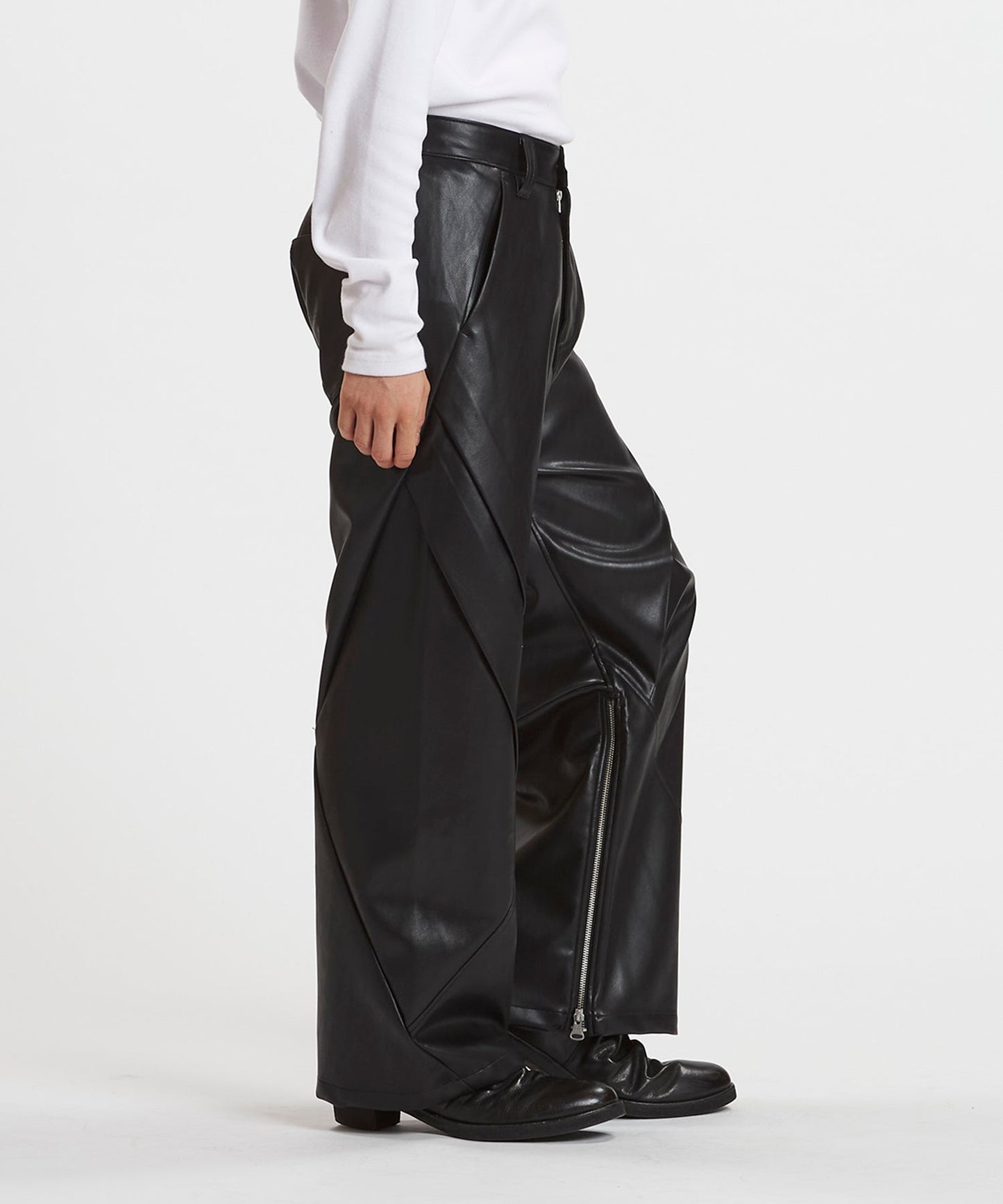 シンセティックレザーZIPフレアPT