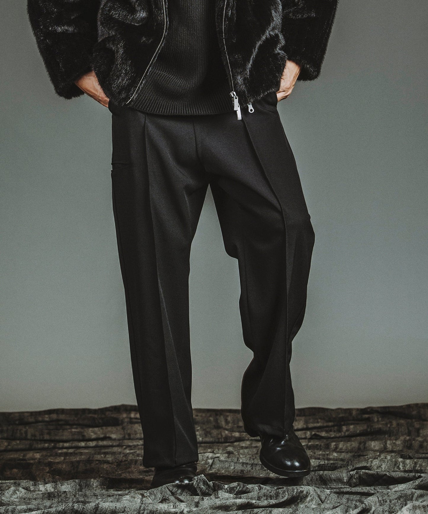 BLACK Model:H182cm