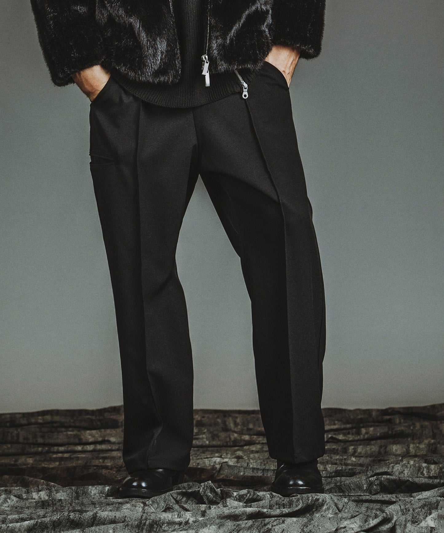 BLACK Model:H182cm