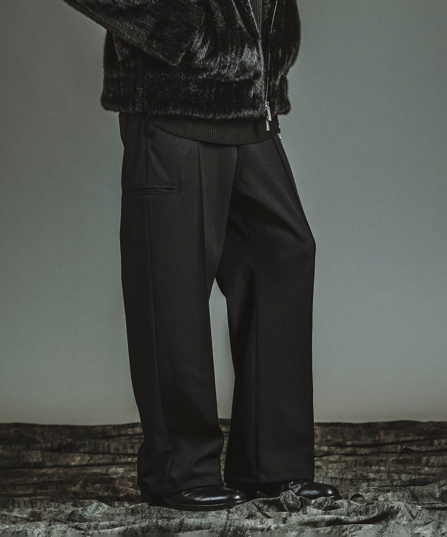 BLACK Model:H182cm