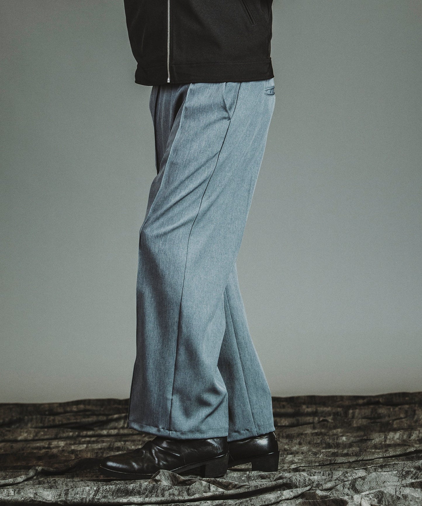 GRAY Model:H182cm
