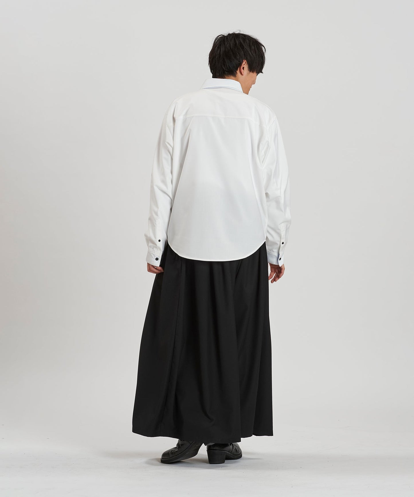 WHITE Model:H169cm