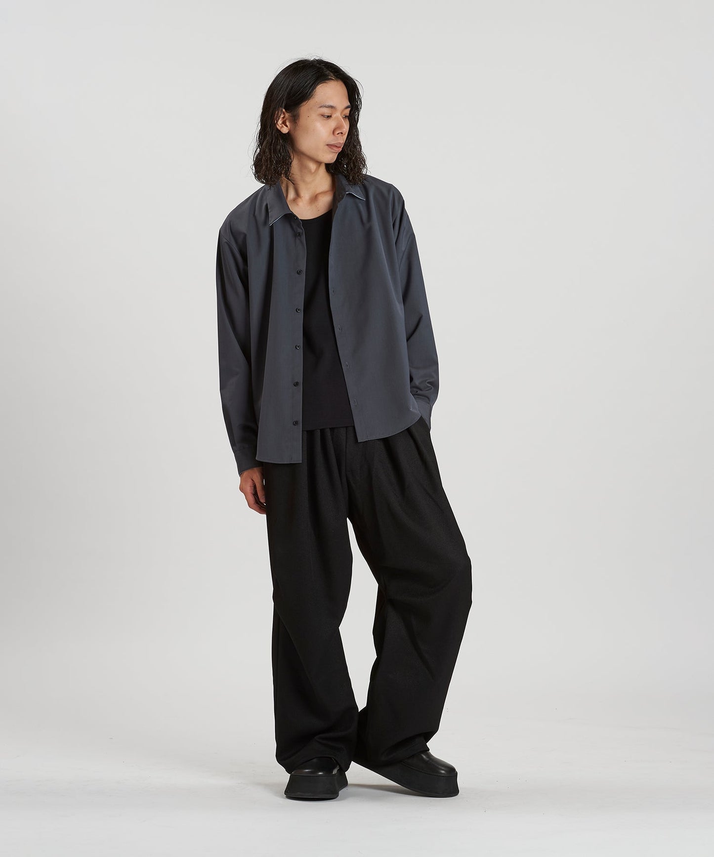 GRAY Model:H180cm