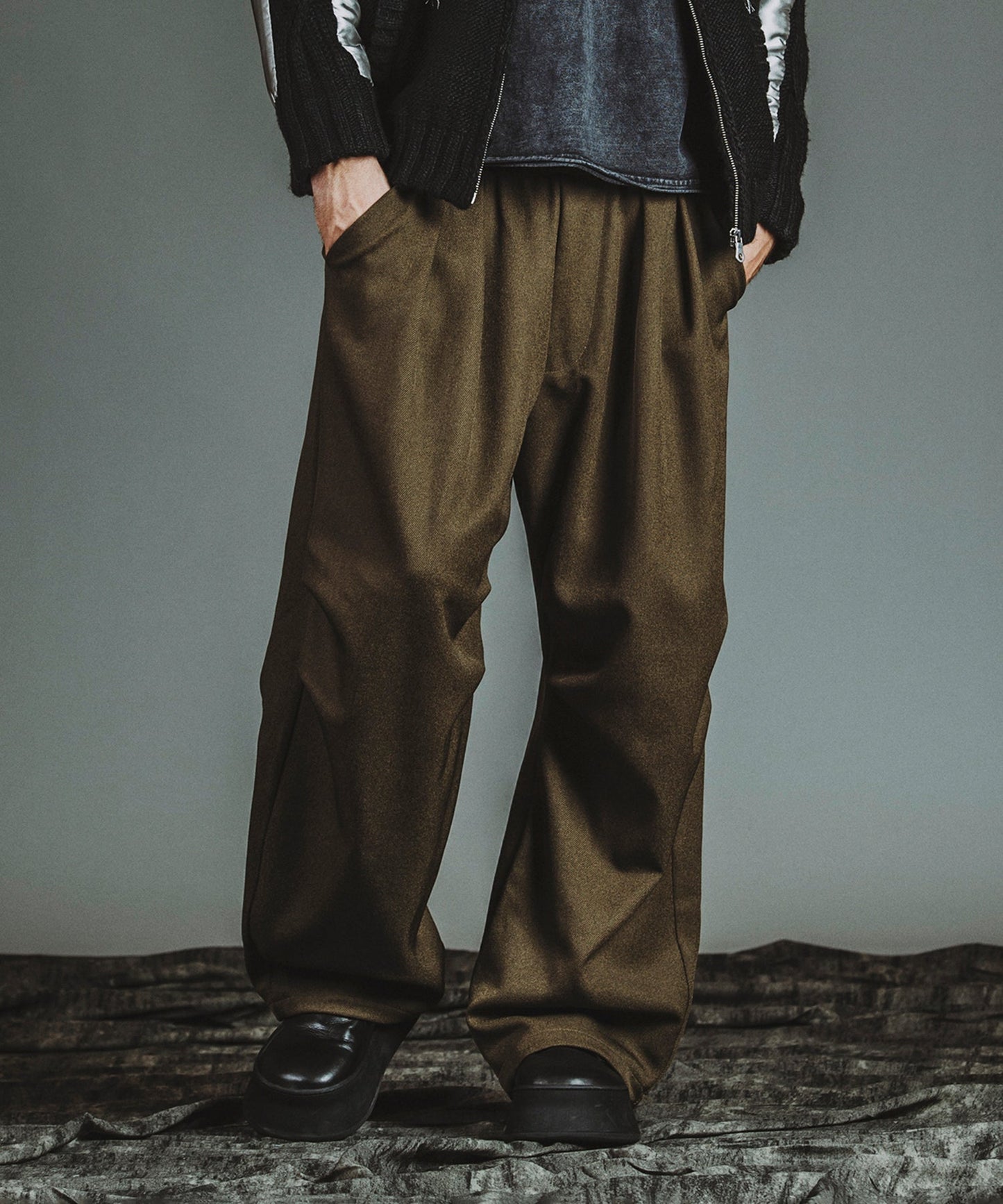 BROWN Model:H182cm