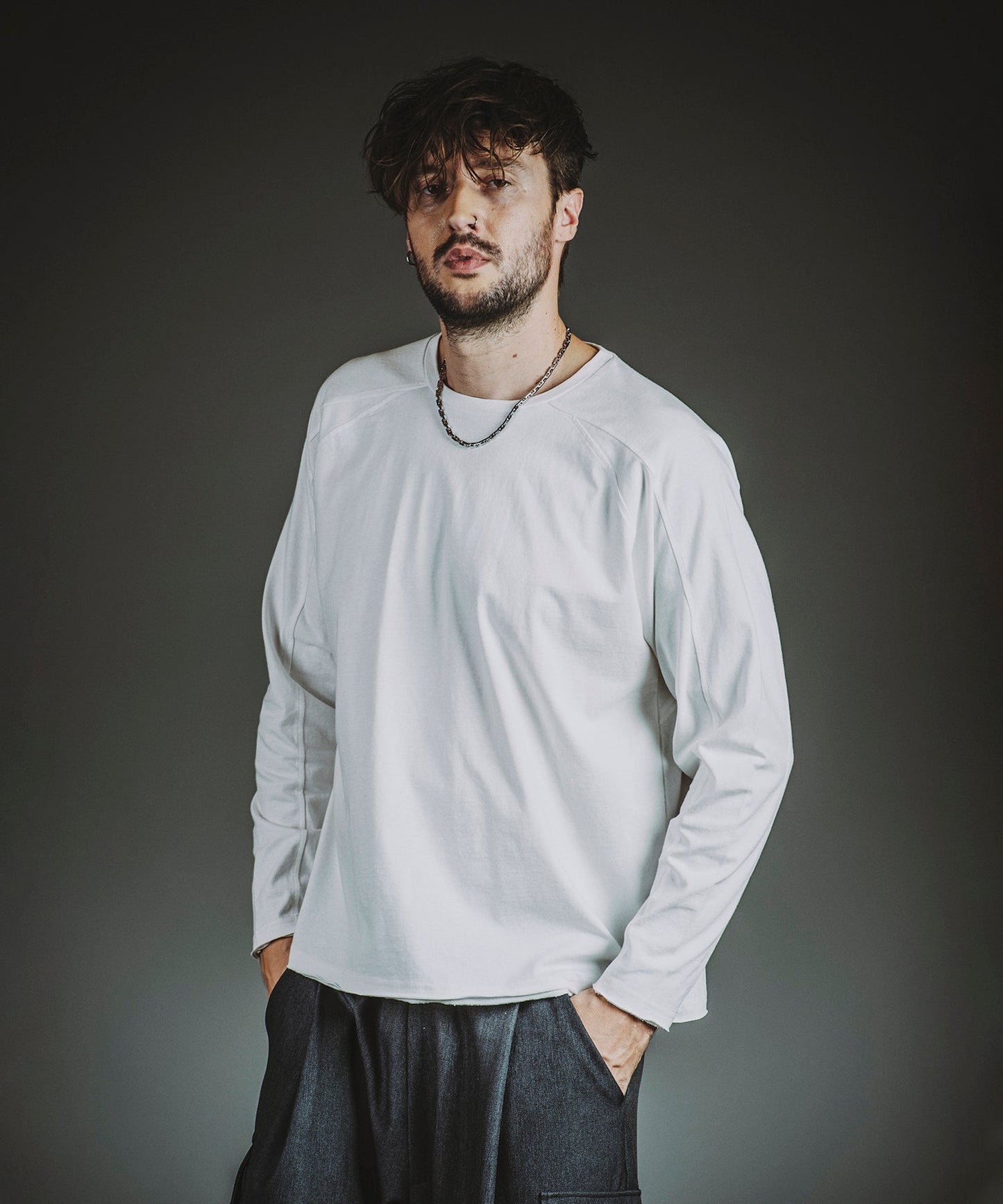 WHITE Model:H182cm