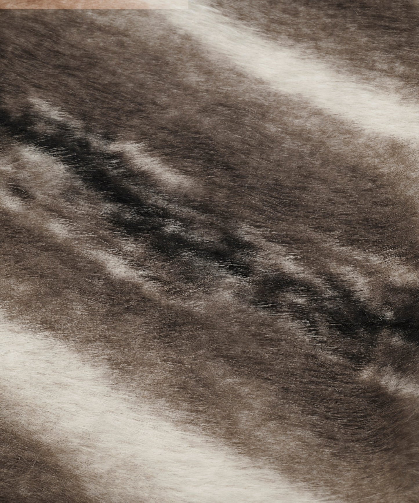 フェイクファーBIGフーデッドBLZ