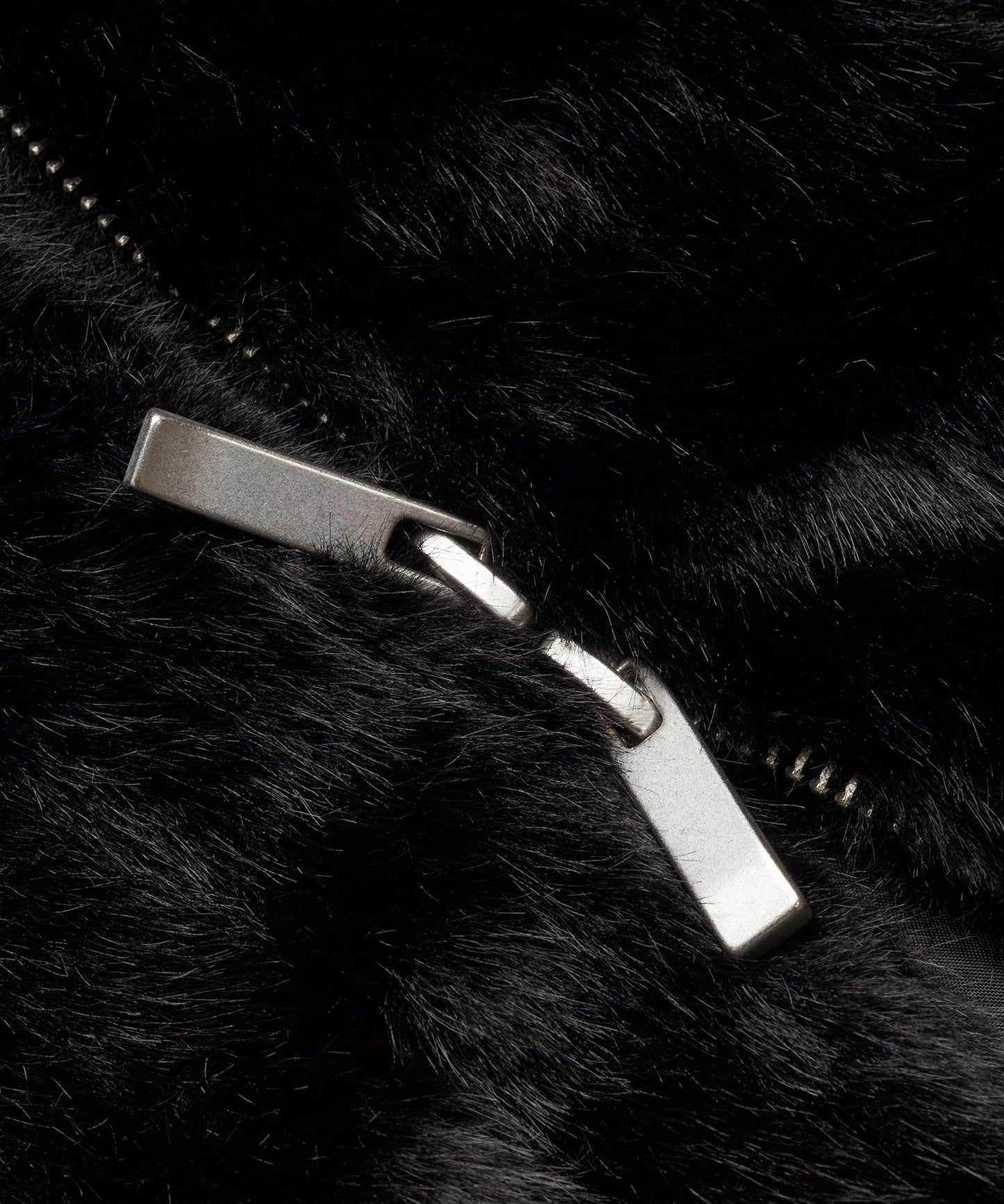 フェイクファーBIGフーデッドBLZ