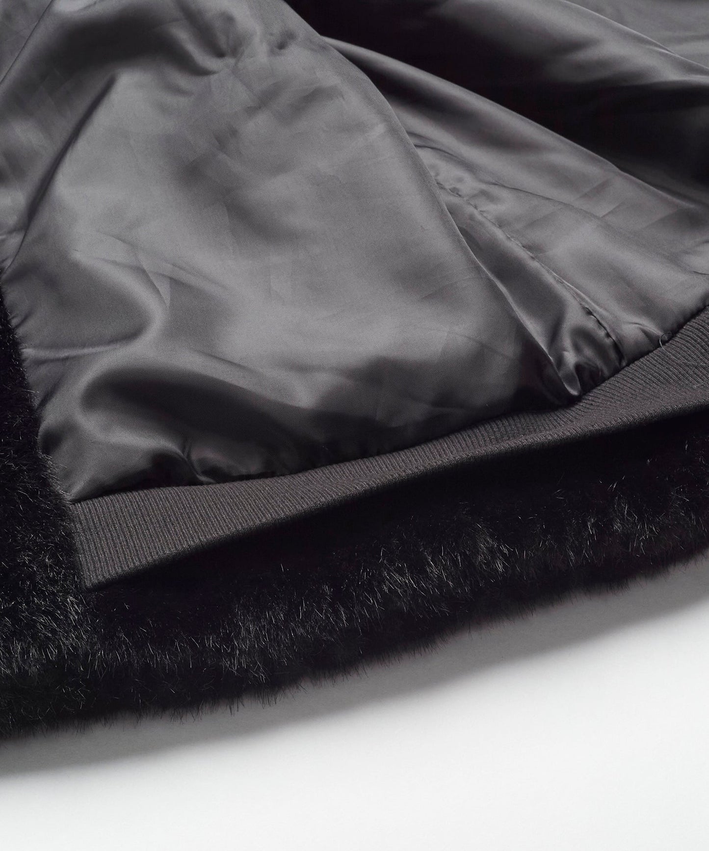 フェイクファーBIGフーデッドBLZ