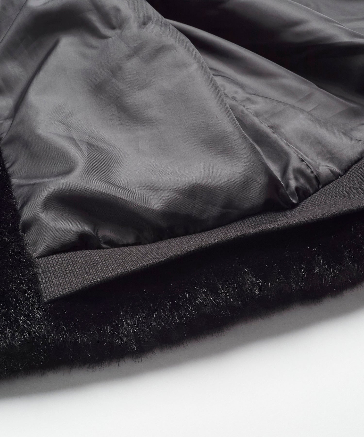 フェイクファーBIGフーデッドBLZ