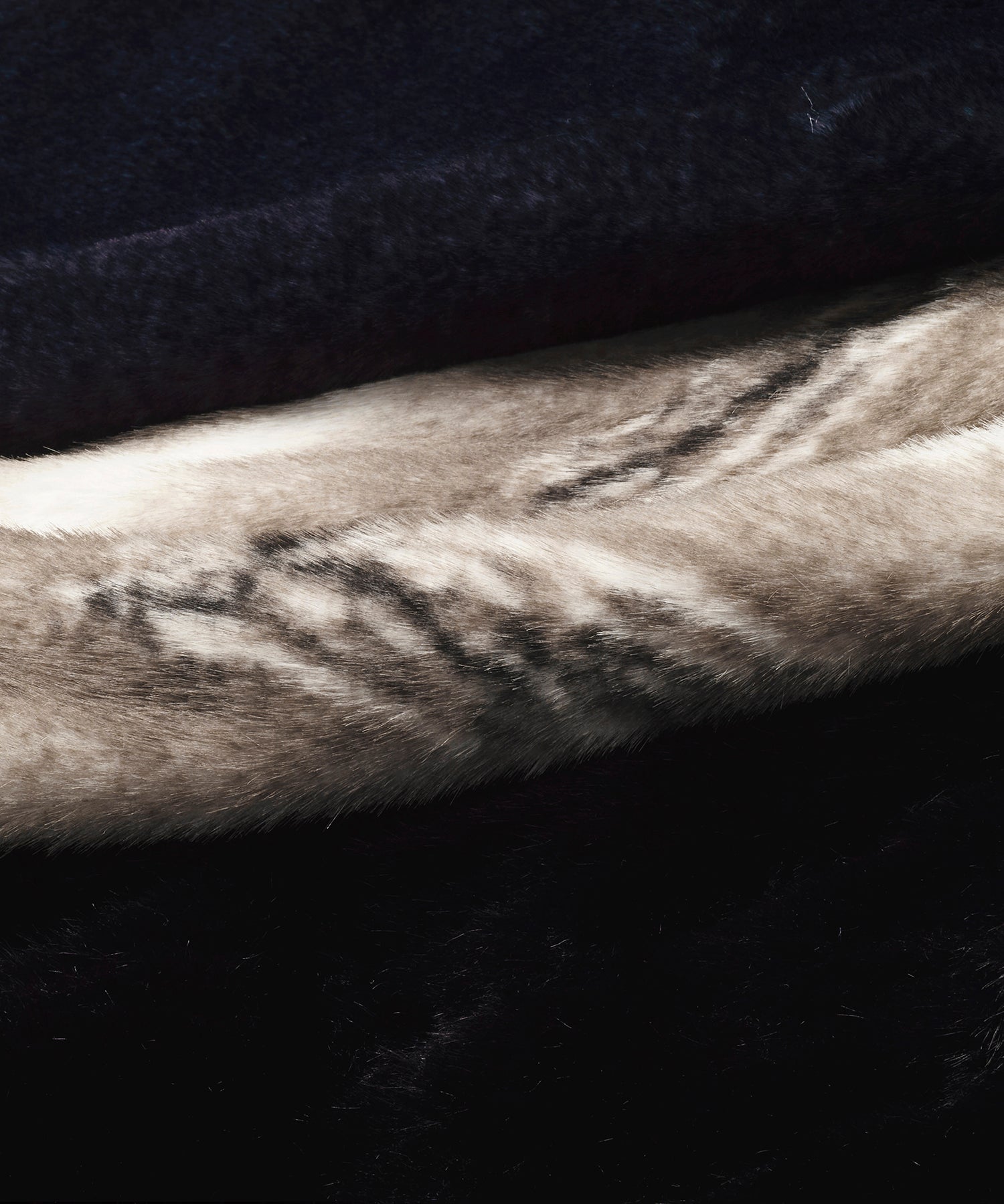 フェイクファーBIGフーデッドBLZ