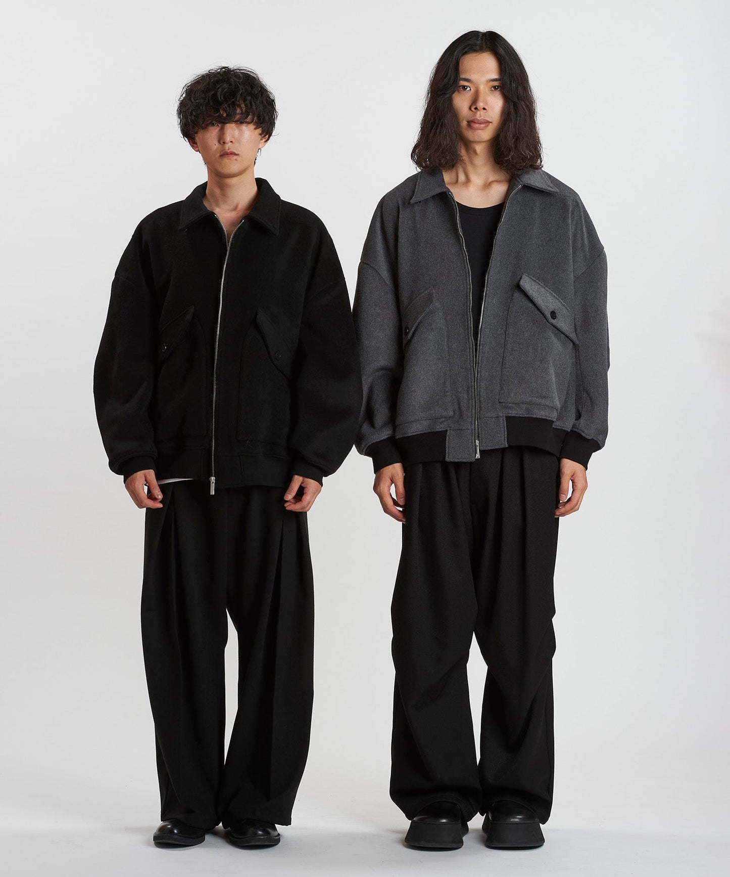 BLACK Model:H169cm / GRAY Model:H180cm