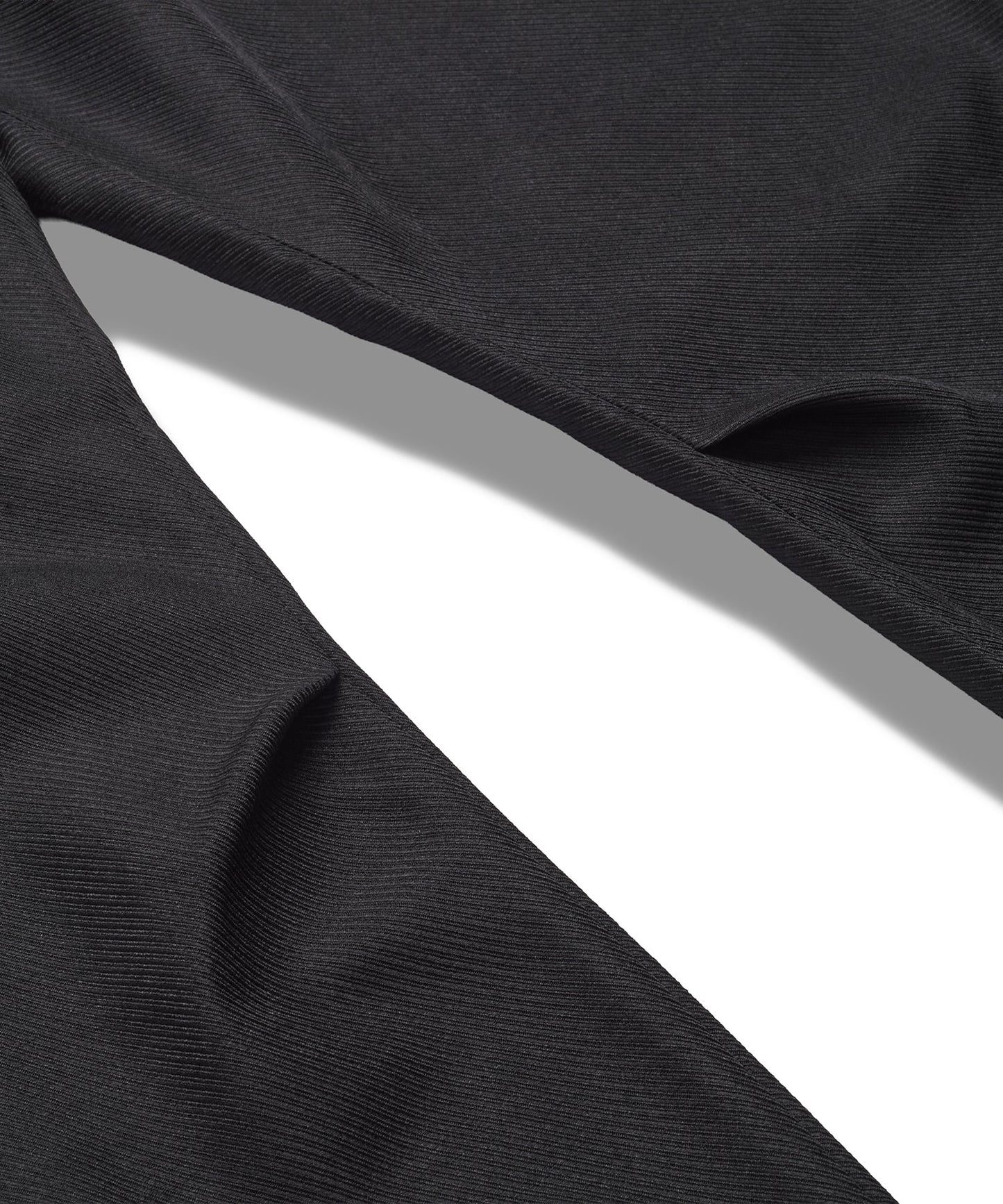 ワイドレッグタックトラウザース