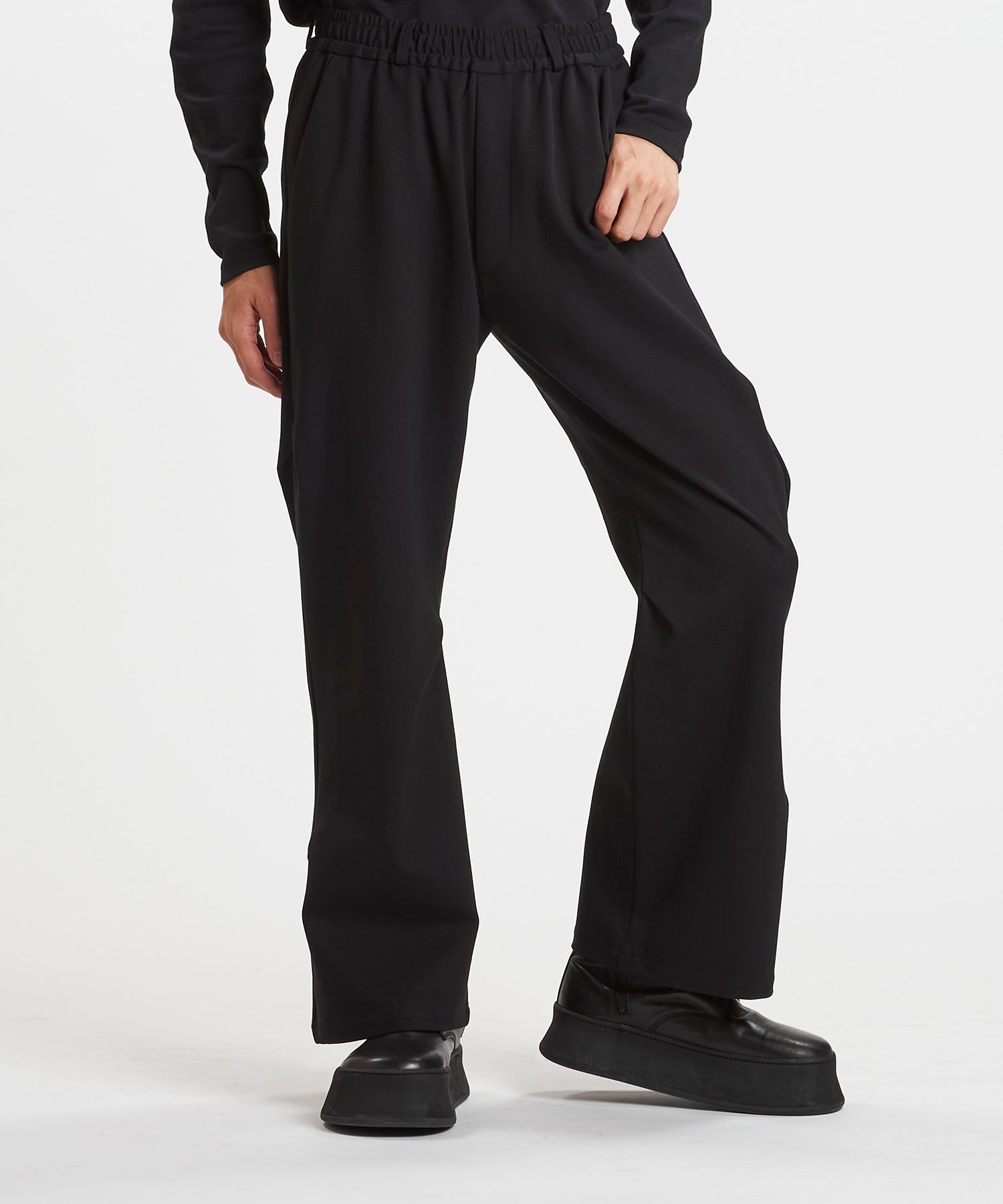 ノーアイディー（NO ID．）/ワイドレッグタックトラウザース ワイドレッグタックトラウザース – NO ID.