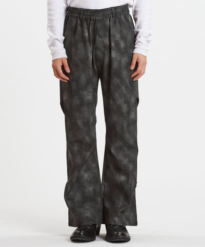 ワイドレッグタックトラウザース