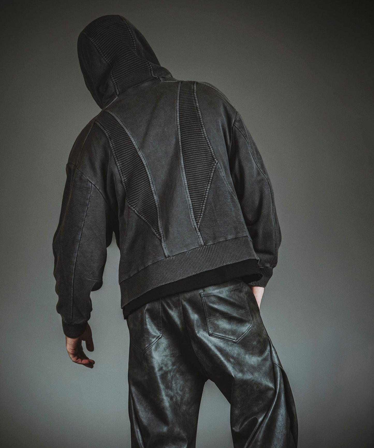 GRAY Model:H182cm