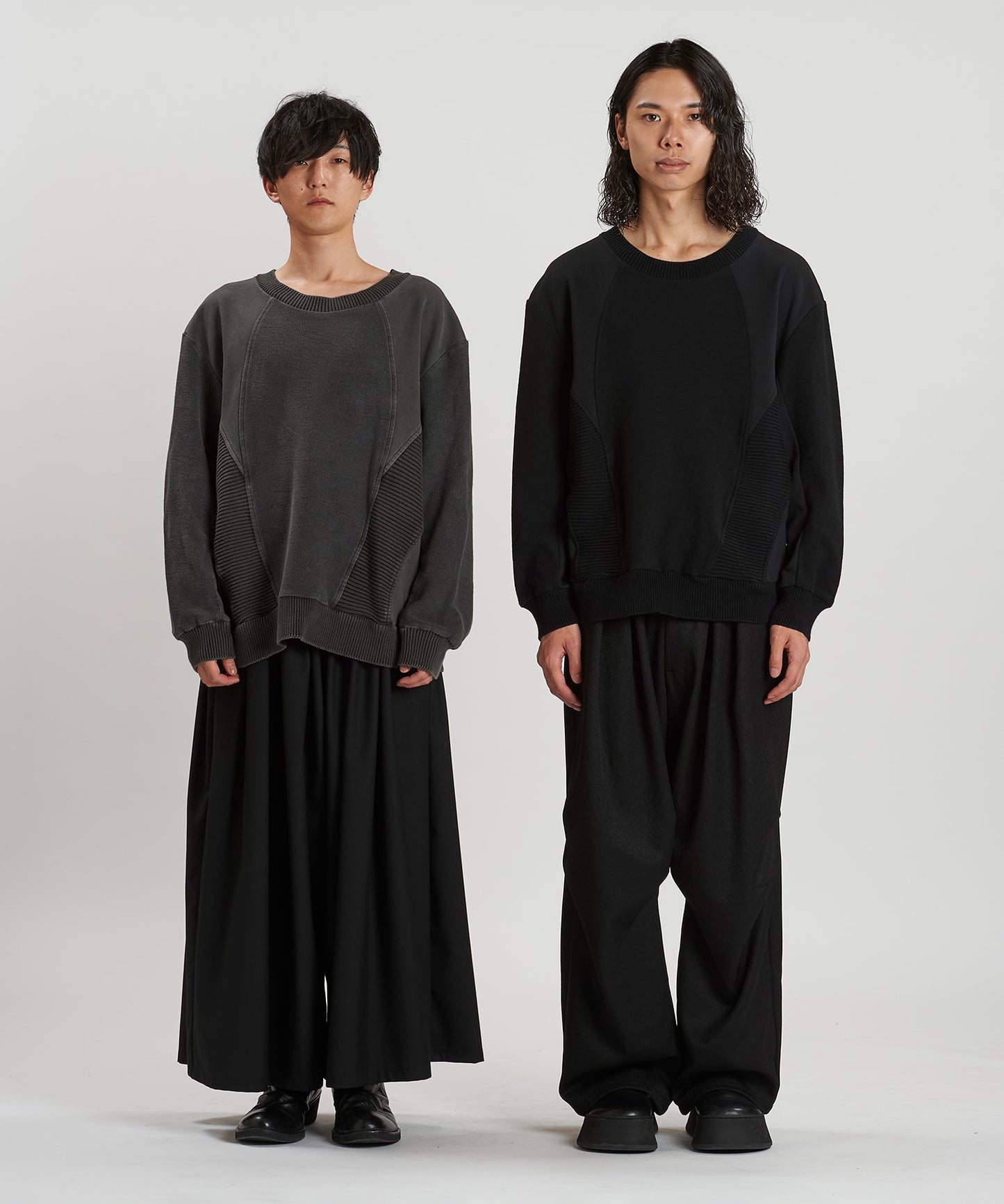 GRAY Model:H169cm / BLACK Model:H180cm