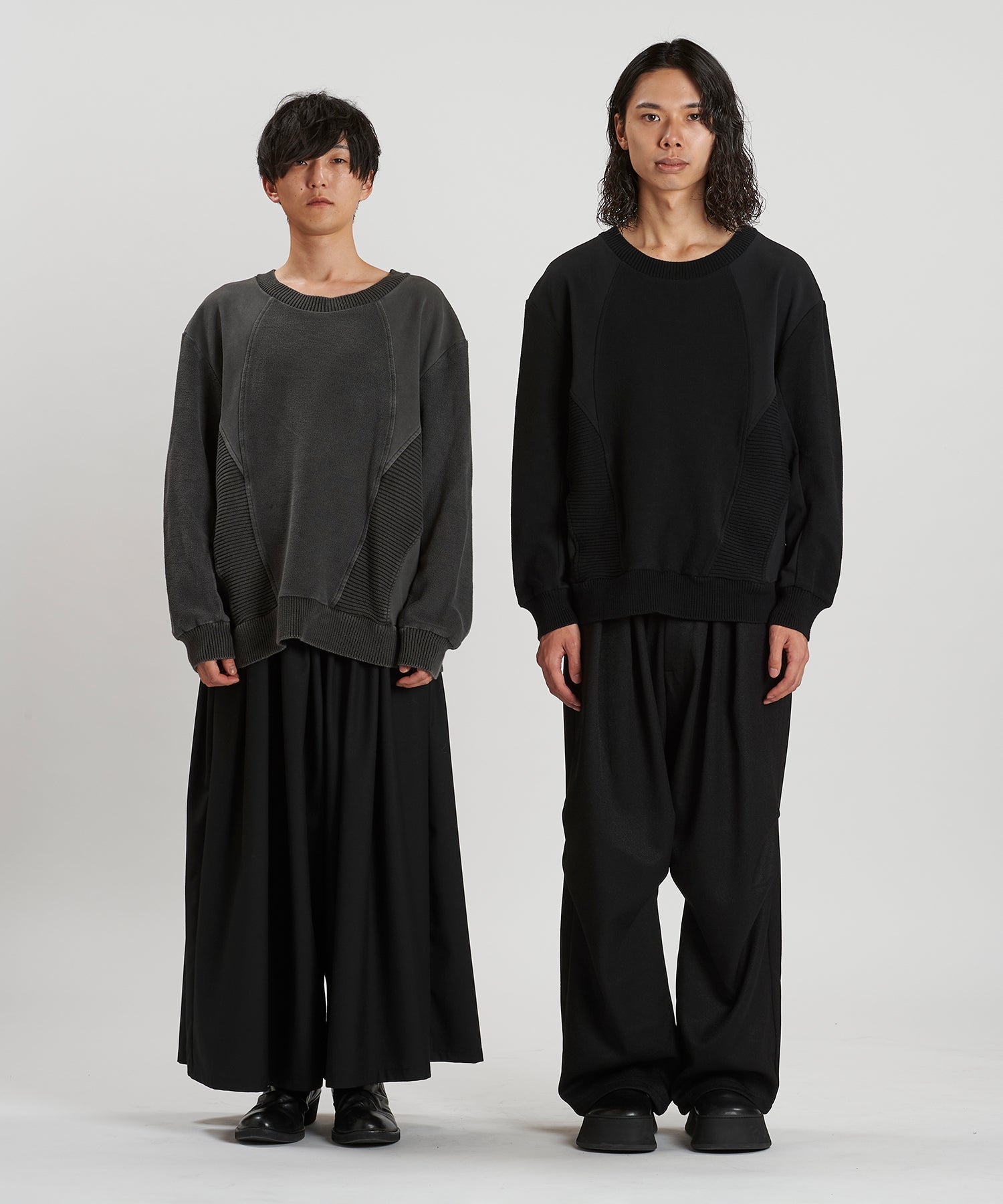 GRAY Model:H169cm / BLACK Model:H180cm